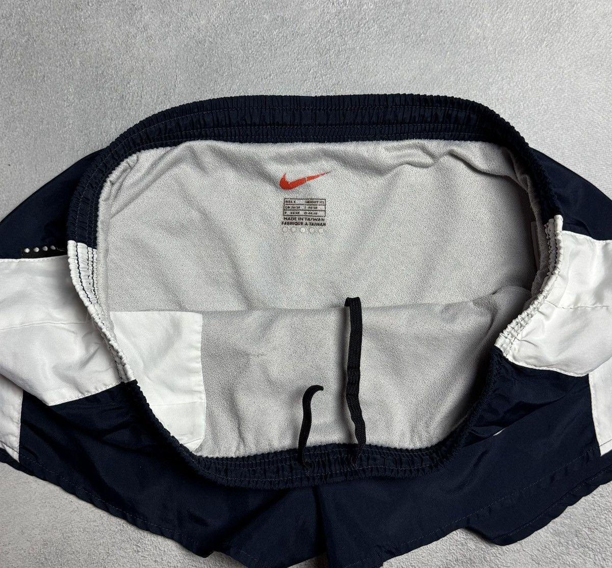 Nike Nike Vintage Running Shorts Size US 30 / EU 46 - 7 Thumbnail
