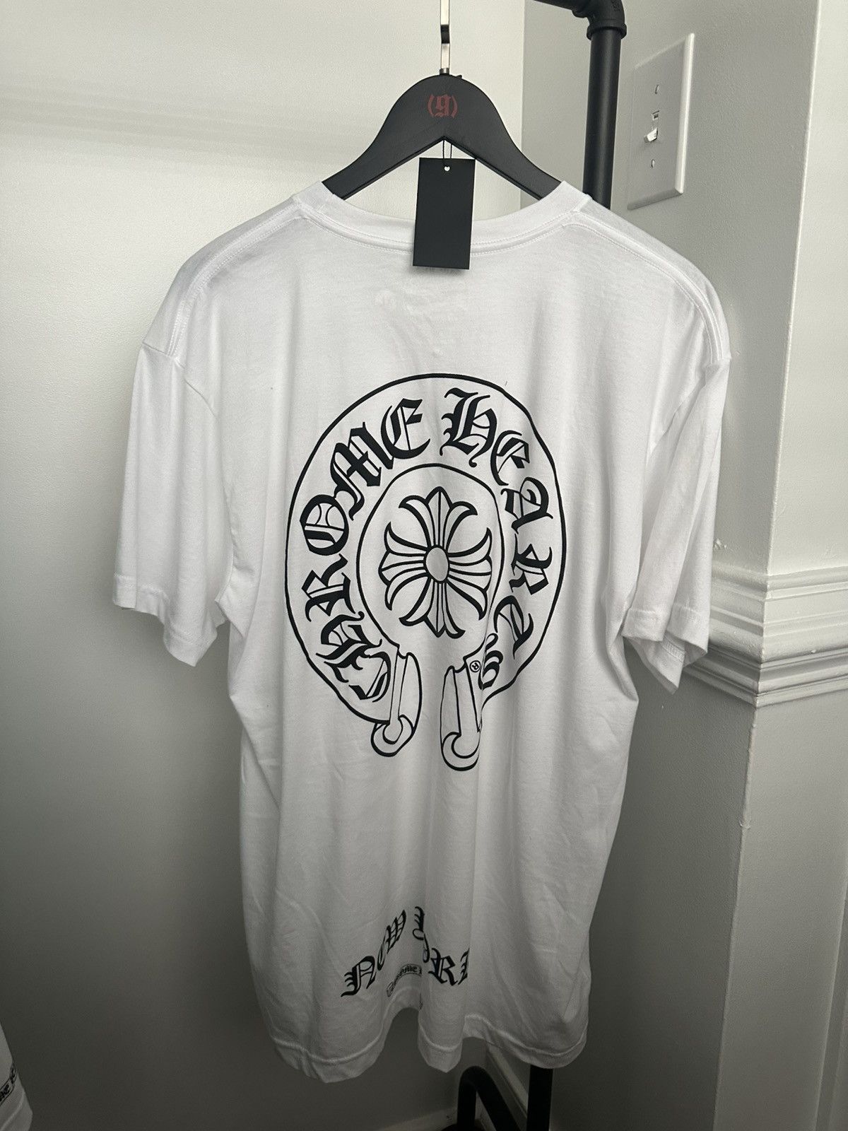 Chrome Hearts Brand New Chrome Hearts NY Horseshoe Pocket Tee Size US XL / EU 56 / 4 - 2 Thumbnail