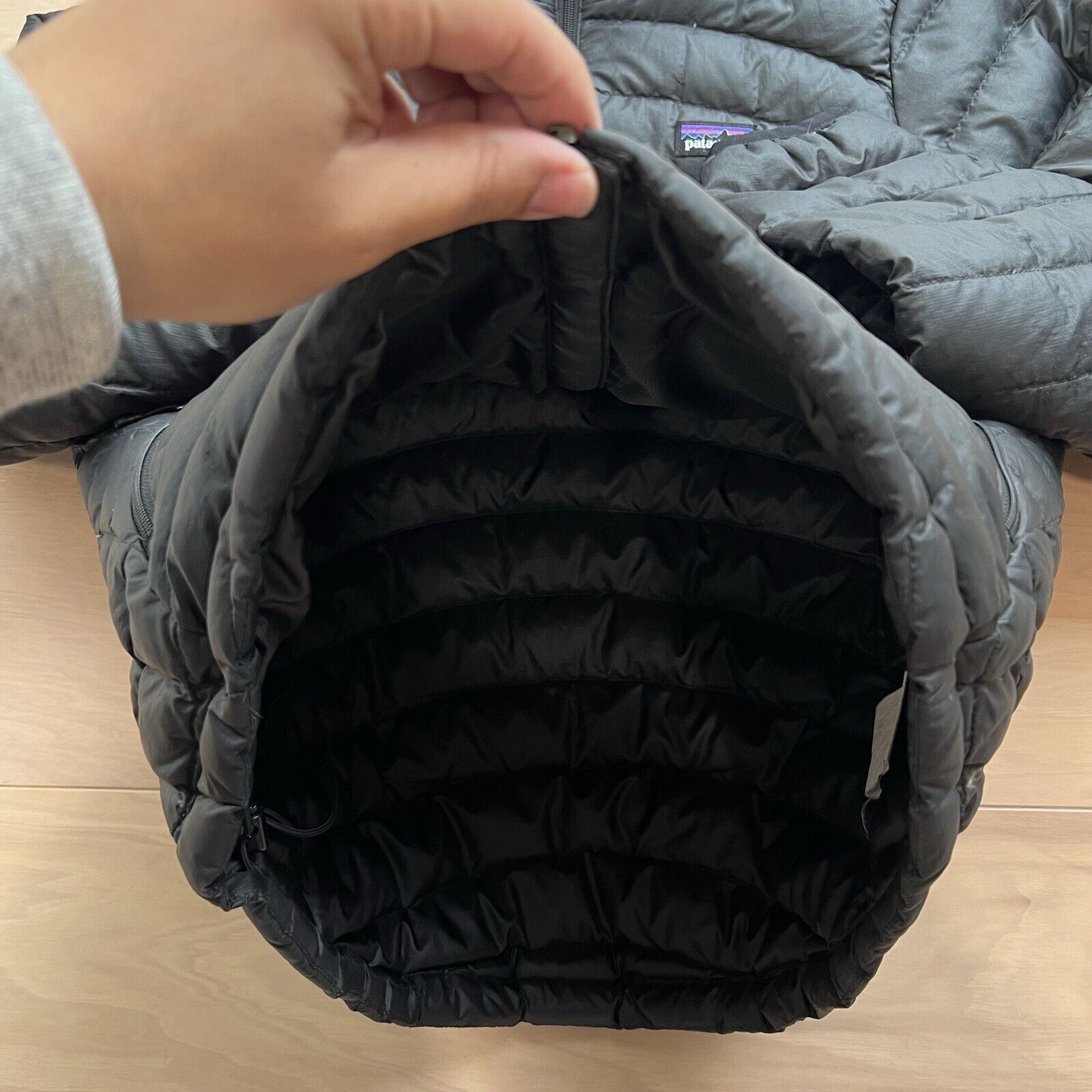 Patagonia Down Sweater Small Black Full Zip Puffer Jacket