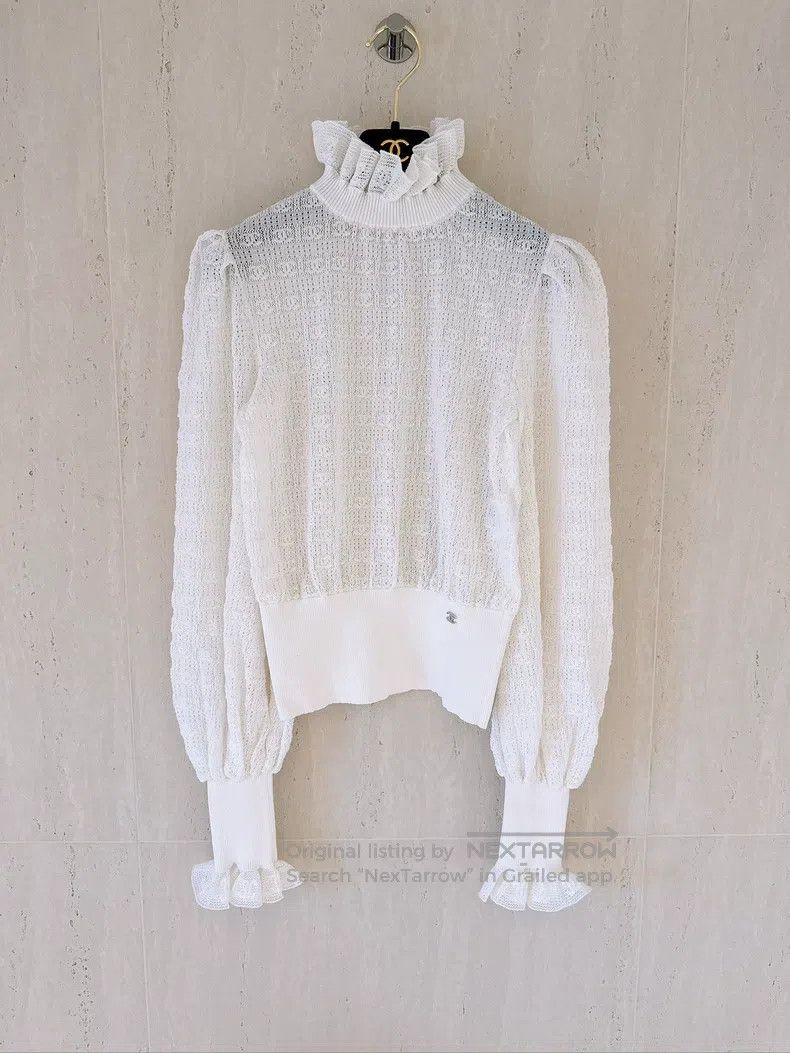 Chanel Chanel 22B ruffled logo knitwear sweater Size XXS / US 00 / IT 34 - 1 Thumbnail