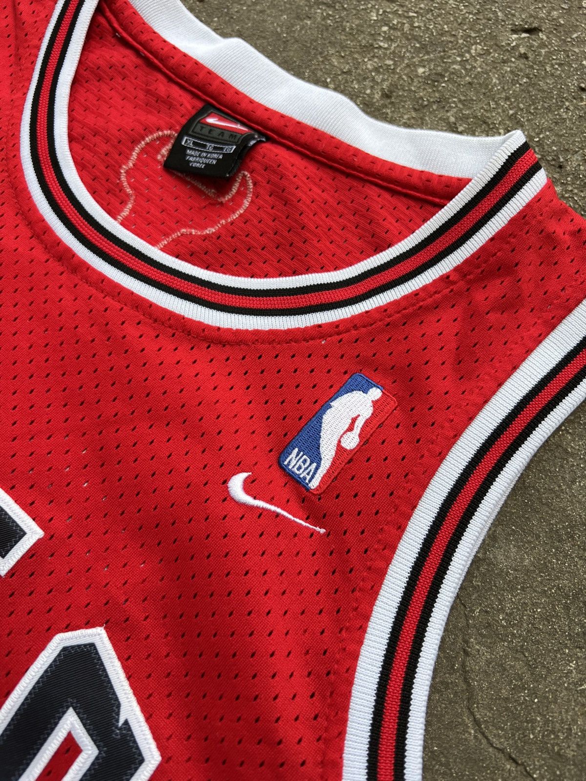 Nike × Vintage VINTAGE NIKE NBA CHICAGO BULLS #23 MICHAEL JORDAN SWINGMAN Size US XL / EU 56 / 4 - 6 Thumbnail