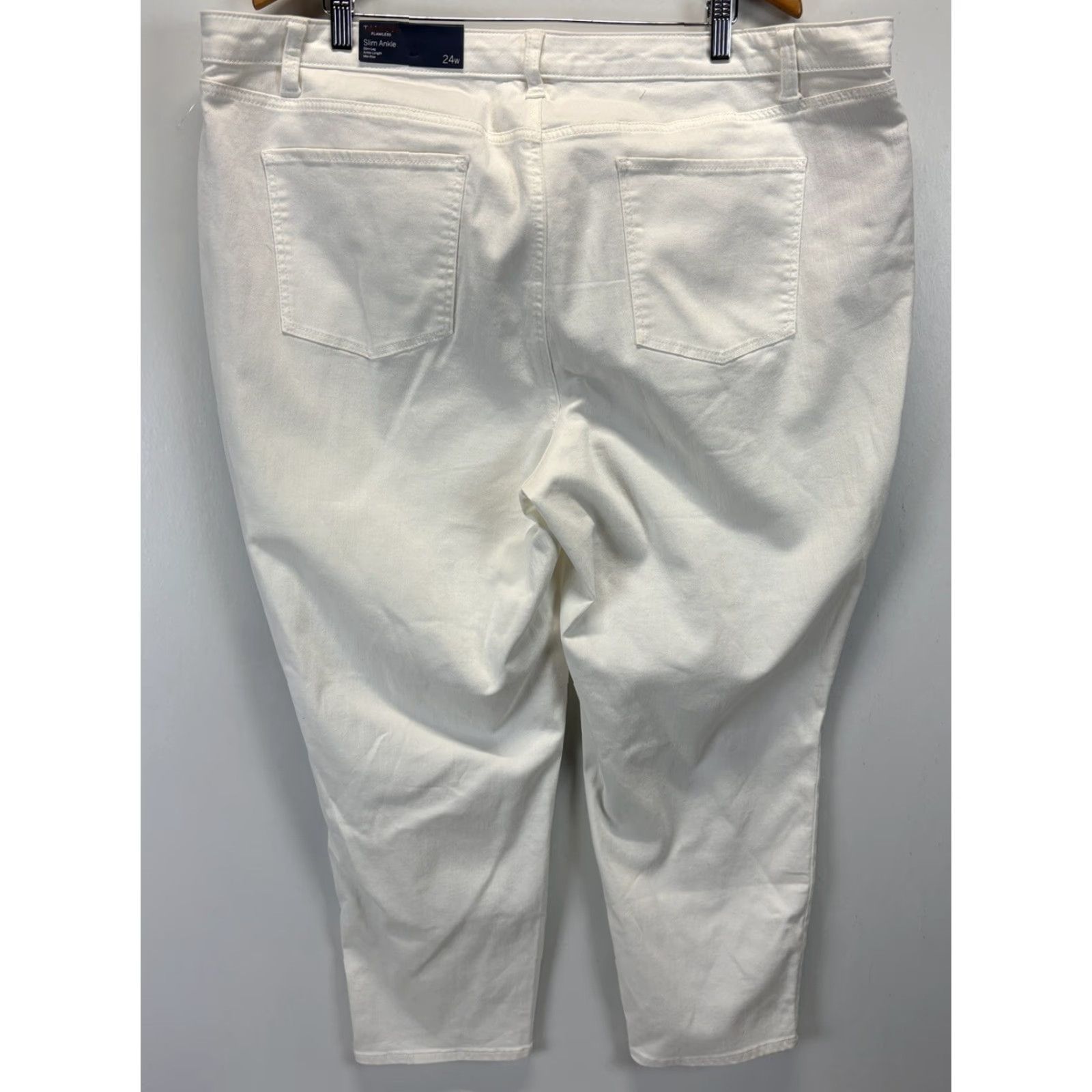 Talbots VINTAGE? No. But it's Talbots Flawless Slim Ankle Jeans 24W White Women’s Plus Size Jeans Slim Ankle White 24W Talbots Women’s Plus Size Jeans Size 42" / US 20 - 3 Thumbnail