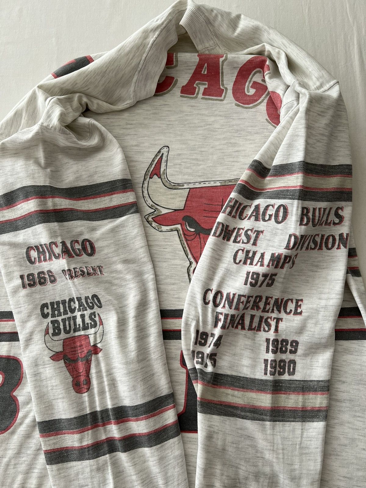 Vintage Vintage 90s Chicago Bulls NBA Long Gone Long Sleeve T-shirt Size US L / EU 52-54 / 3 - 7 Thumbnail