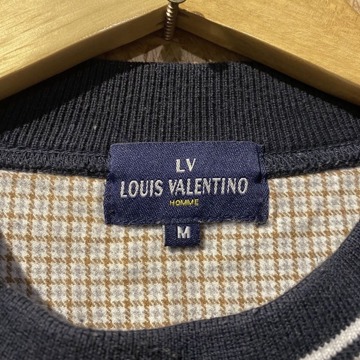 Japanese Brand VINTAGE LOUIS VALENTINO HOMME Spell Out Sweatshirts Size US M / EU 48-50 / 2 - 9 Thumbnail