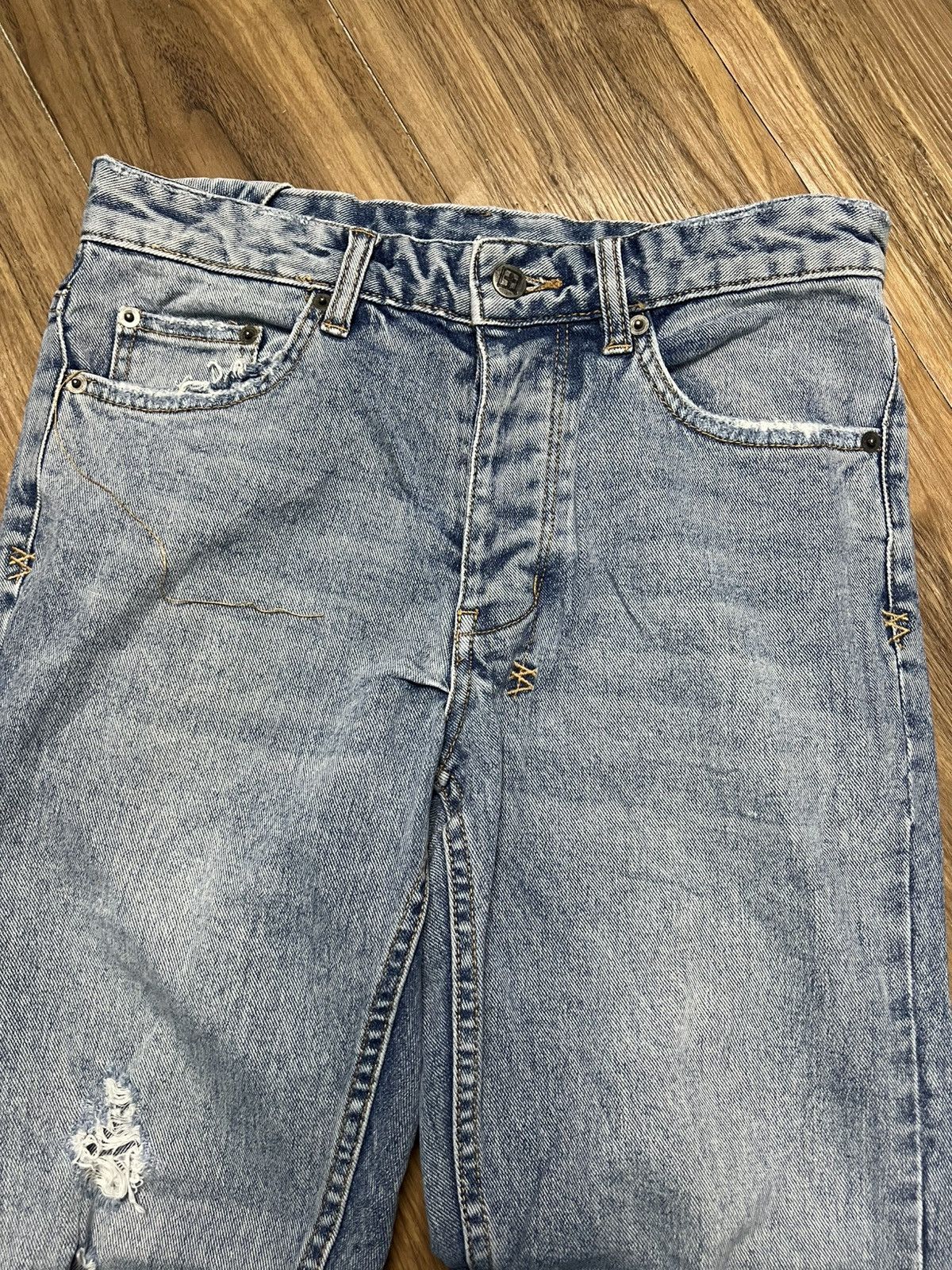 Yasuyuki Ishii Ksubi(Tsubi)CHITCH CHOP Billbored Blue Distressed Jeans (43) Size US 28 / EU 44 - 3 Thumbnail