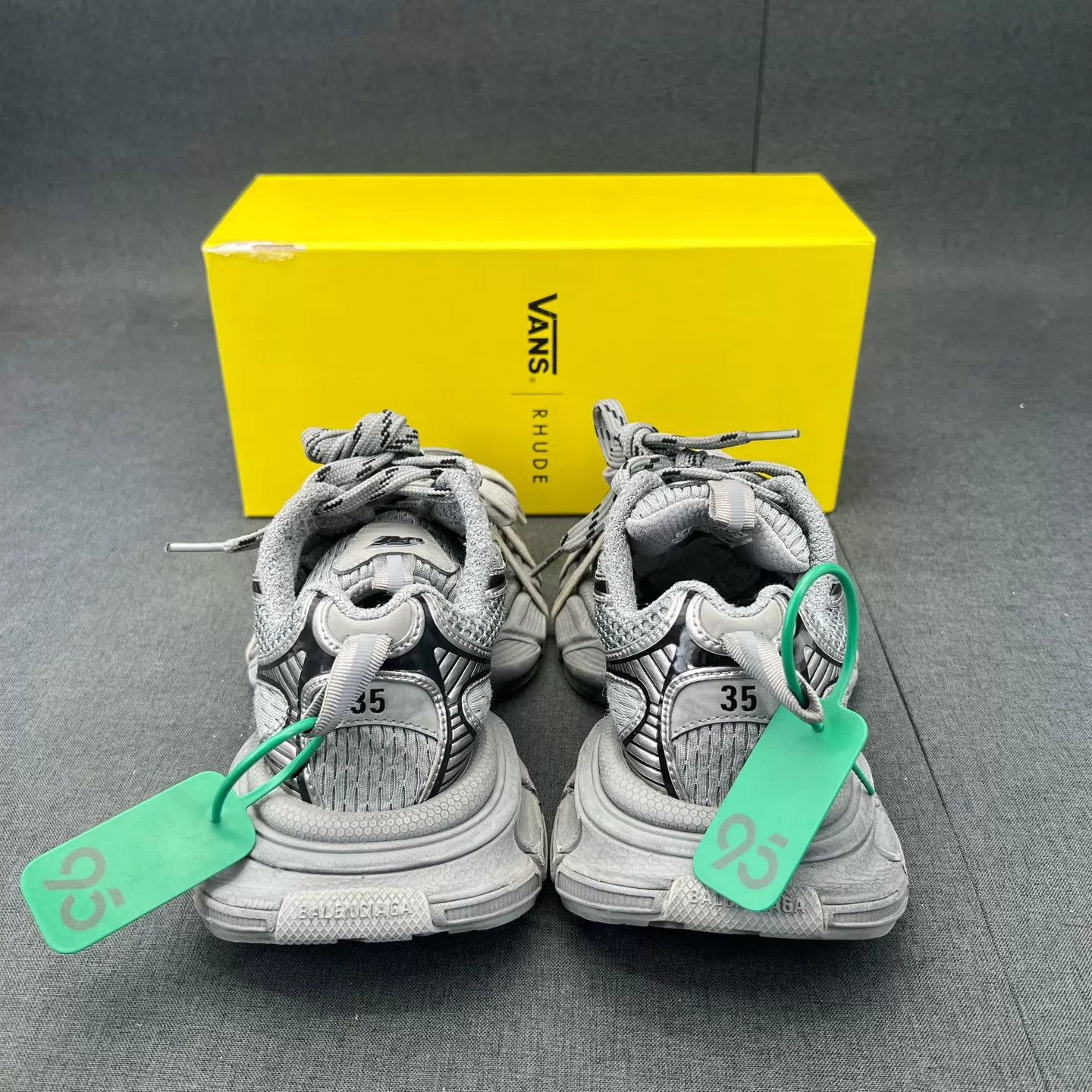 Balenciaga Balenciaga 3xl Silver Gray 35 Worn 2x Like New Size US 4.5 / IT 34.5 - 8 Thumbnail