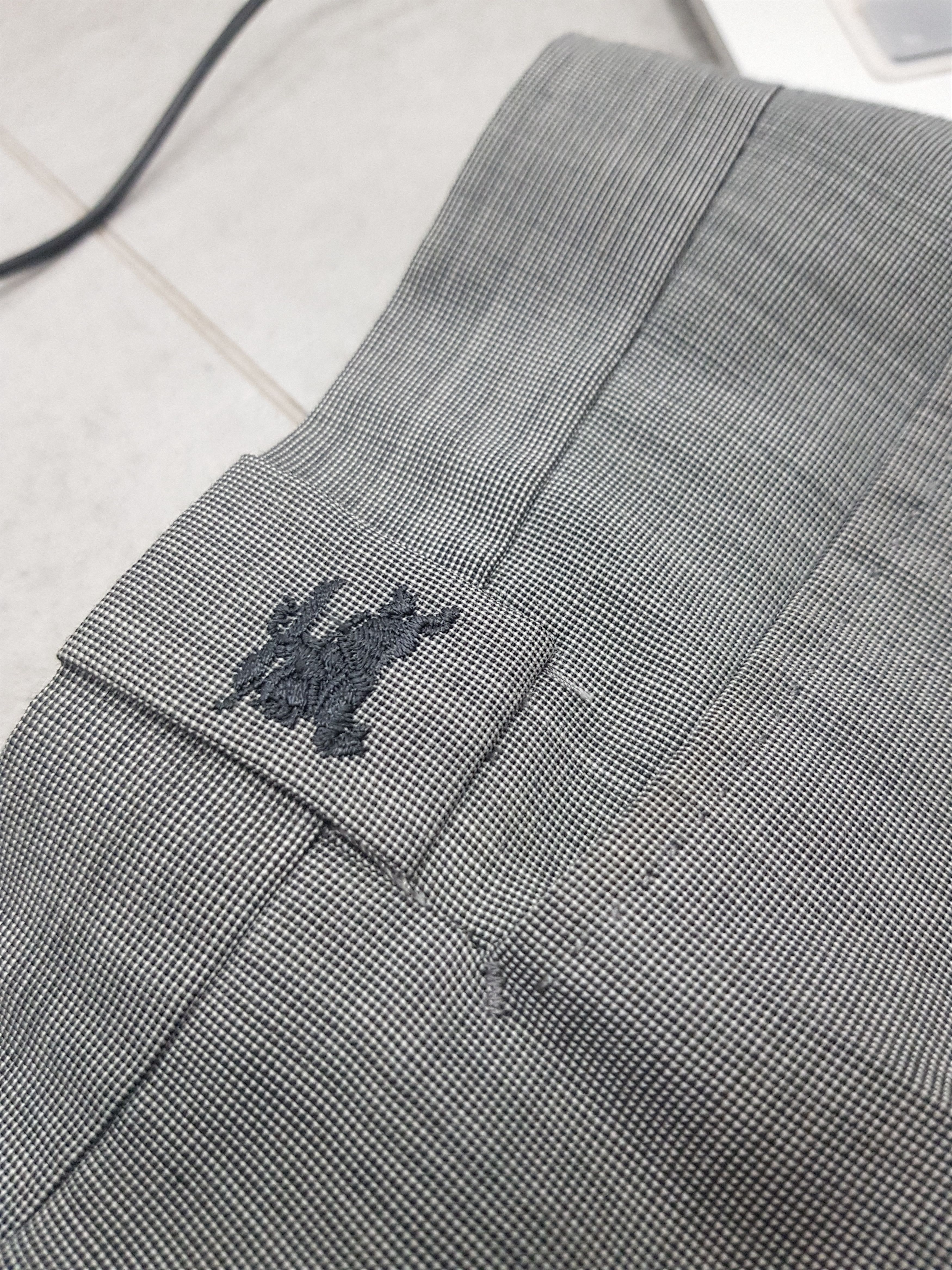 Burberry × Designer × Vintage 90s Vintage luxury Grey Wool Burberry chino trousers Size US 29 - 8 Thumbnail