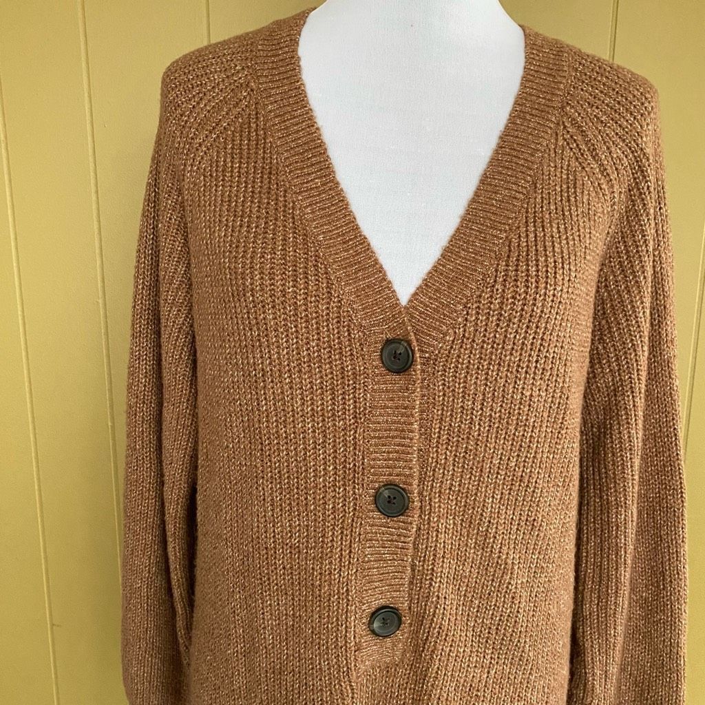Old Navy Old Navy women S v-cut 3 button Longsleeve midi sweater dres Size S / US 4 / IT 40 - 2 Thumbnail