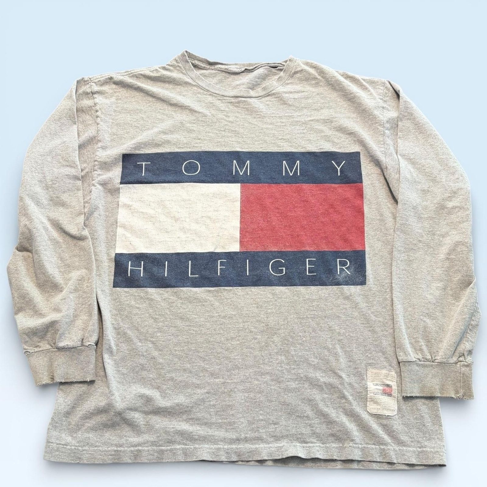 Tommy Hilfiger Tommy Hilfiger Shirt Mens Large Gray Big Flag Logo T-Shirt Size US L / EU 52-54 / 3 - 1 Thumbnail