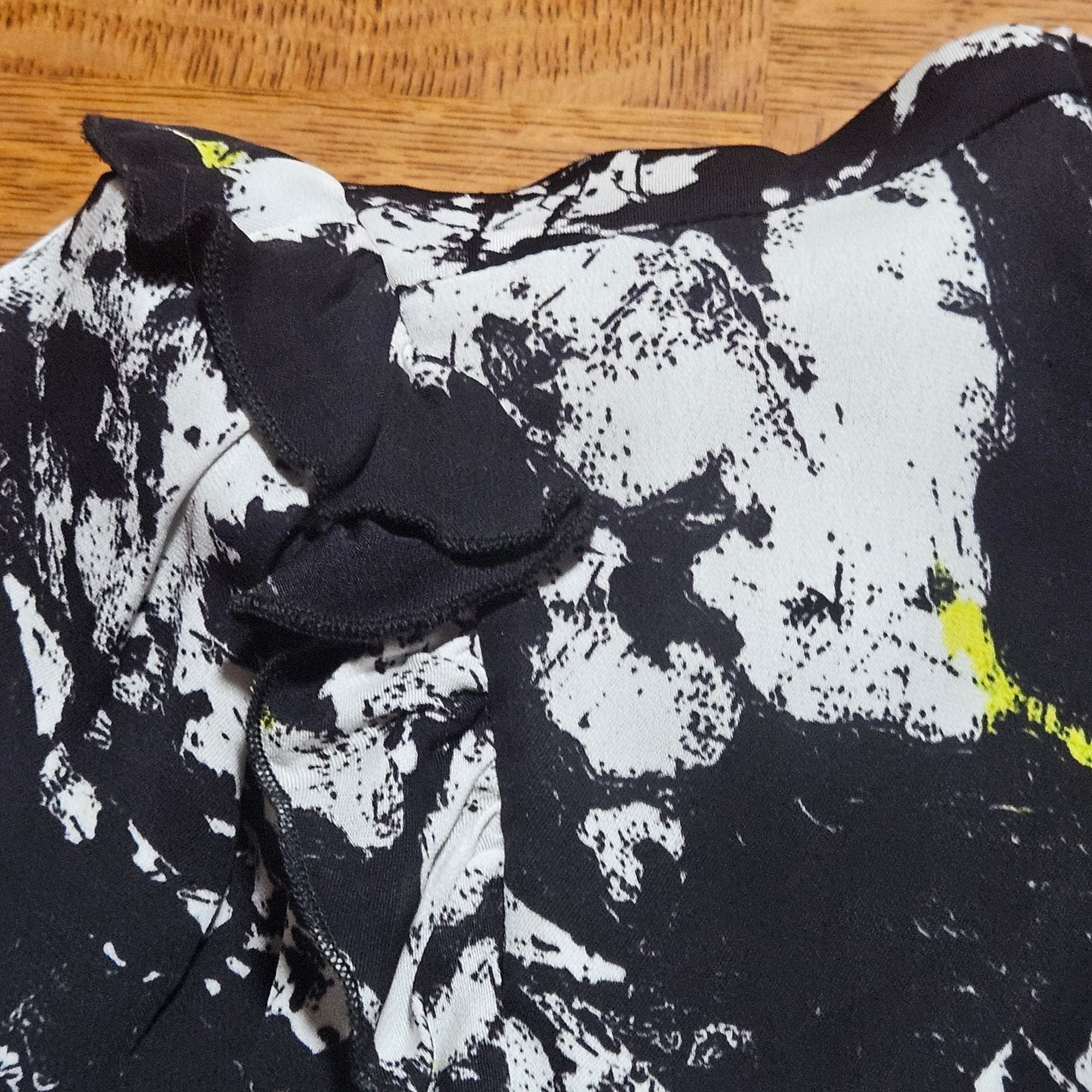 Alice + Olivia Alice + Olivia Women’s LS Blouse Black/Yellow XS Art to Wear Size XS / US 0-2 / IT 36-38 - 11 Thumbnail