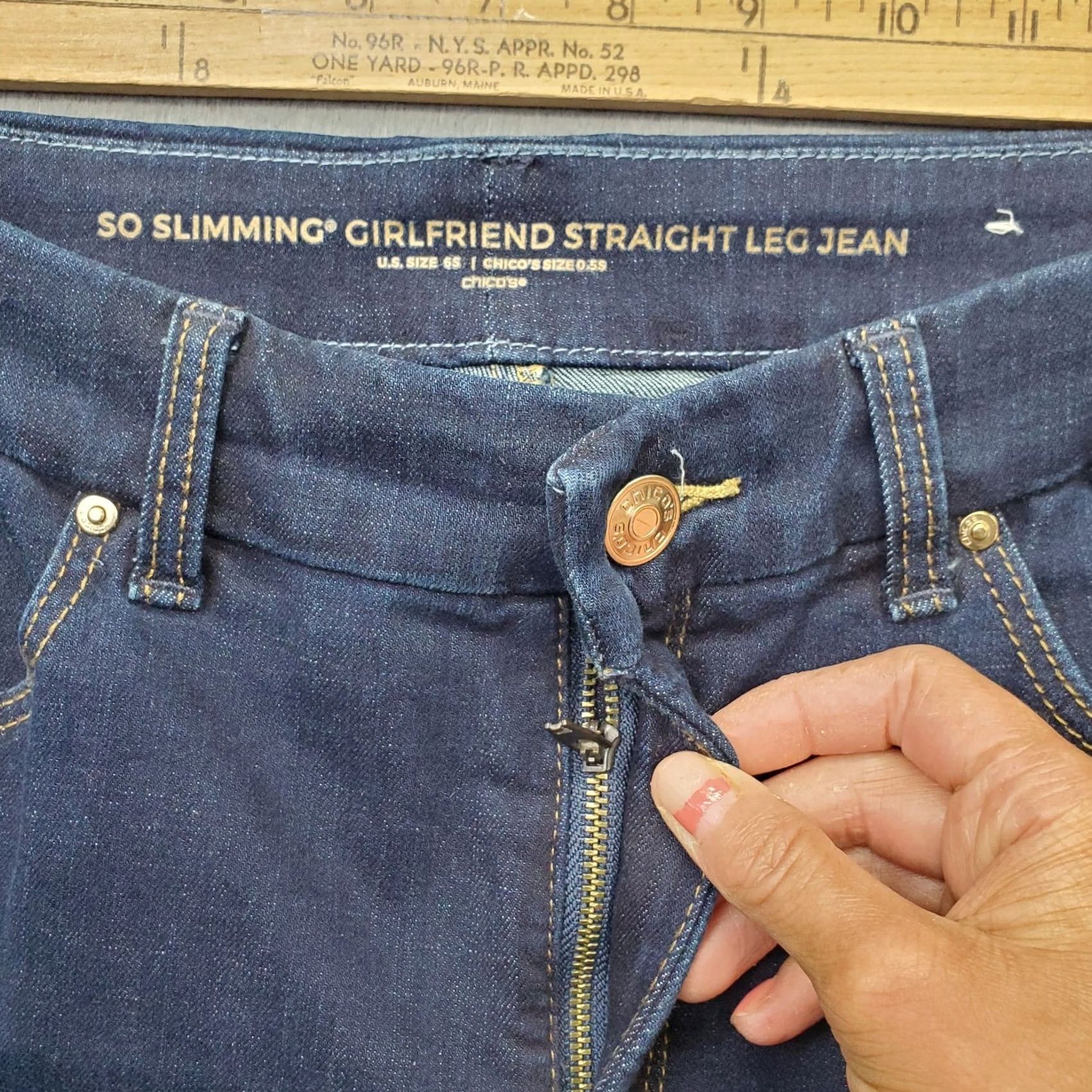 Vintage Chico's Womens Jeans 6 Slim Girlfriend Blue 5-Pocket Straight Leg Denim Stretch Slimming 29W 27.25In Inseam 39.25In Outseam Mens Womens Girls Boys Size 28" / US 6 / IT 42 - 7 Thumbnail