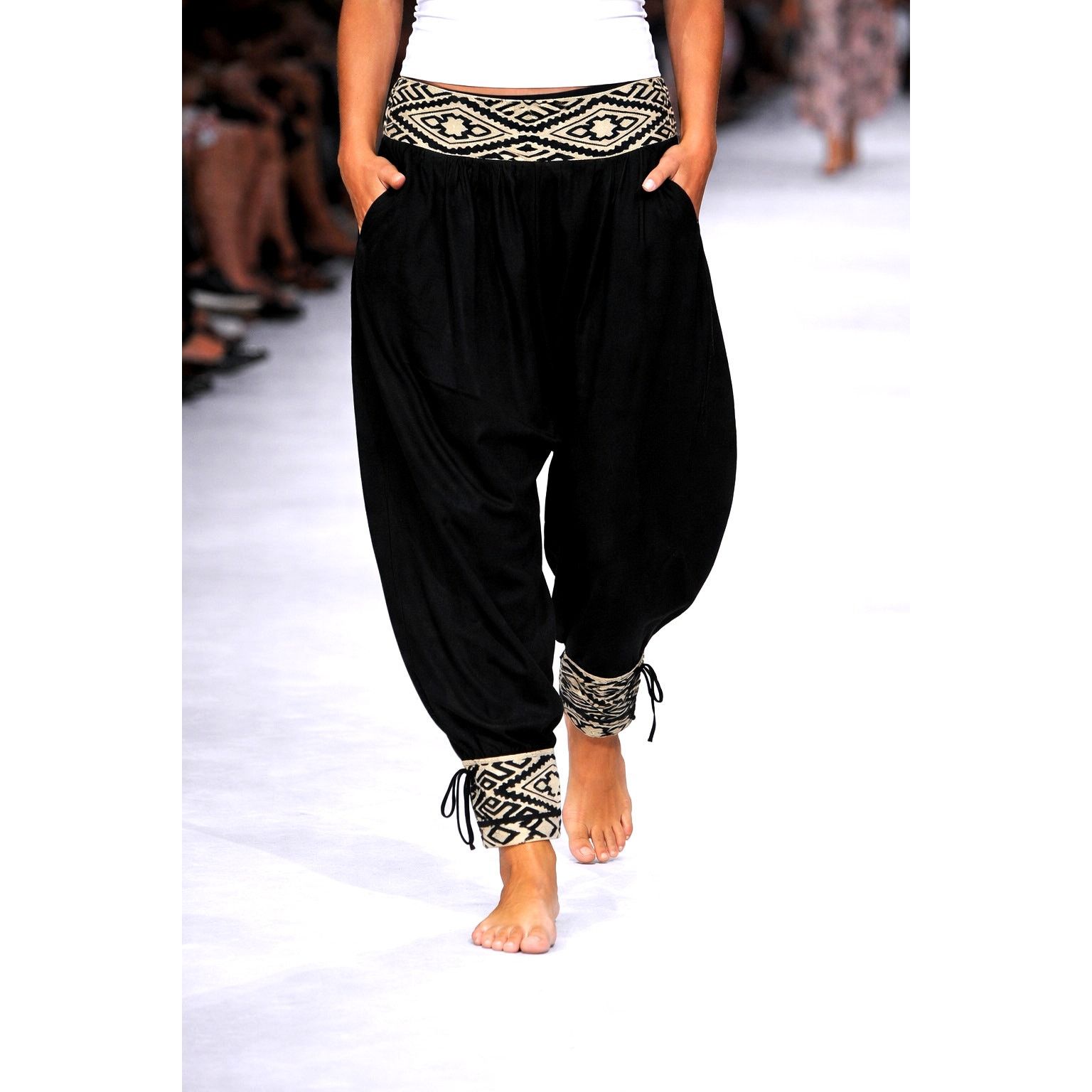 Other Wer bist du? Harem Pants Patterned Cuffs Black OS Size 29" - 1 Thumbnail