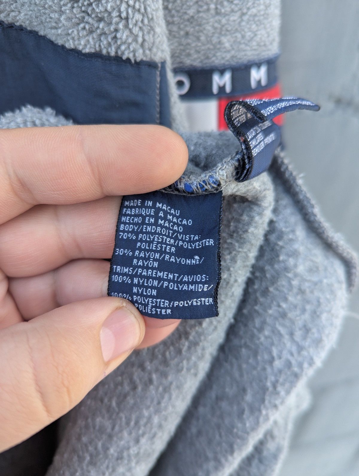 Tommy Hilfiger Tommy Hlfiger Big Flag Logo Fleece Jacket Boxy Fit Vintage Size US L / EU 52-54 / 3 - 8 Thumbnail