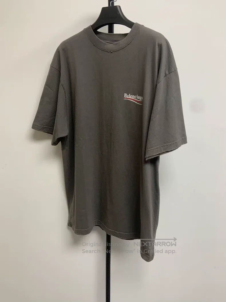 Balenciaga Balenciaga Straight Collar Short Sleeve T-Shirt with Print Size US S / EU 44-46 / 1 - 1 Thumbnail