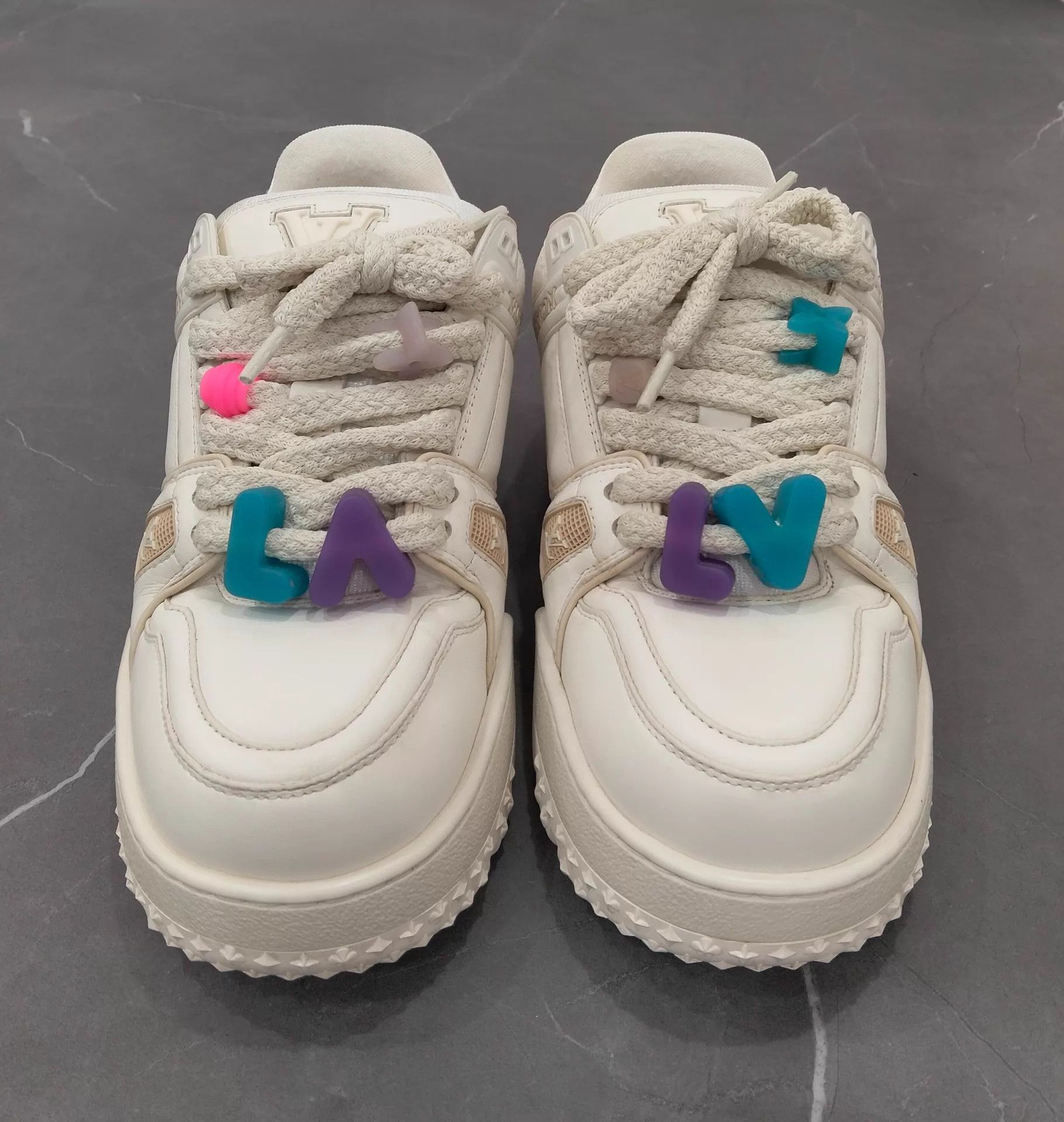 Louis Vuitton LV Maxi White Trainer 42 Size US 9 / EU 42 - 4 Thumbnail