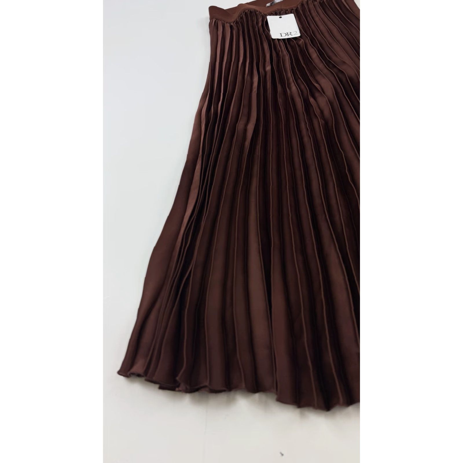 Vintage DR2 Skirt Womens Small Brown Pleated Midi Elastic Waist Pull On Polyester Size 28" / US 6 / IT 42 - 2 Thumbnail