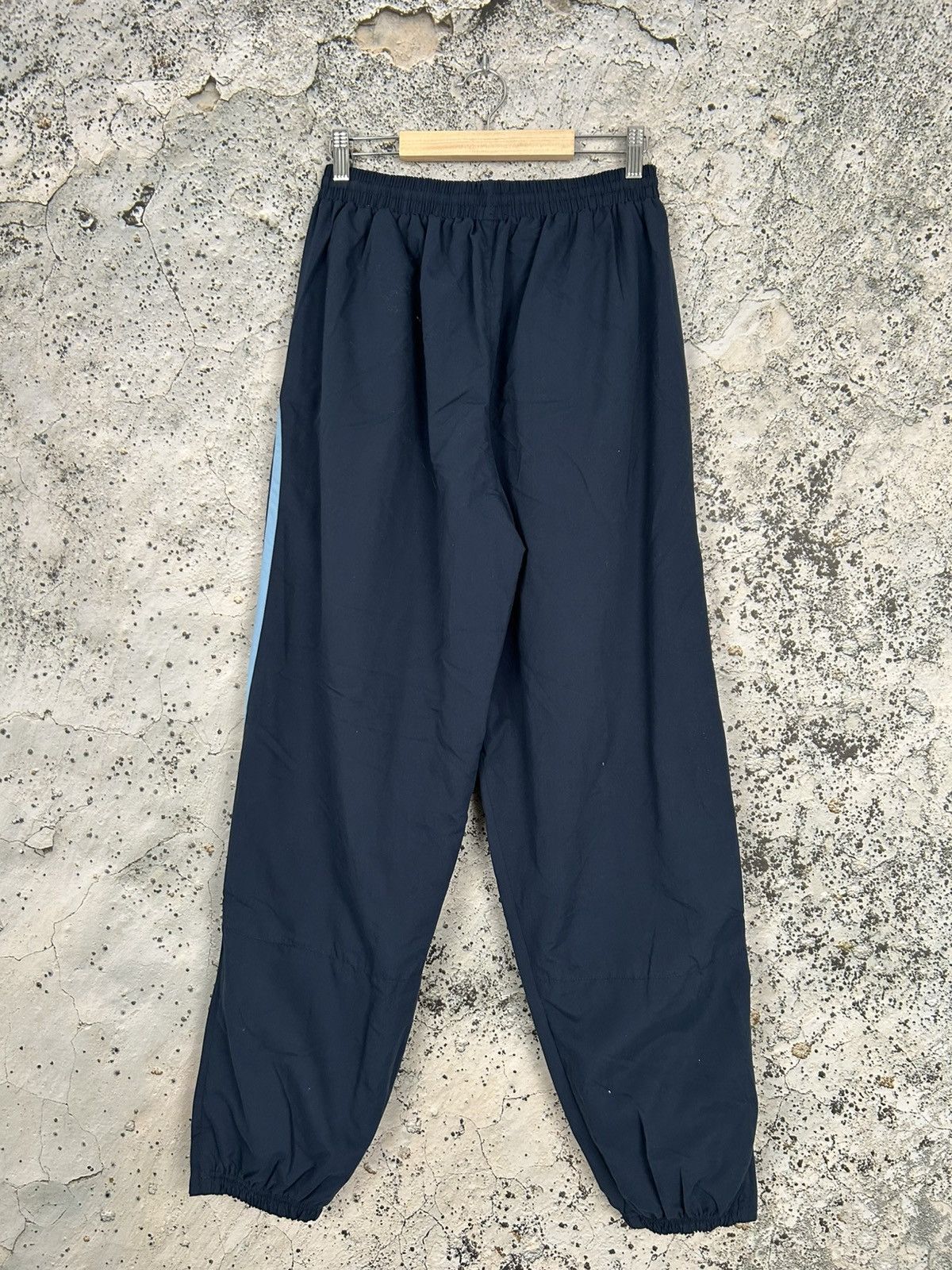 Umbro Vintage Umbro Track Sweatpants Streetwear Sport Football 90s Size US 34 / EU 50 - 5 Thumbnail