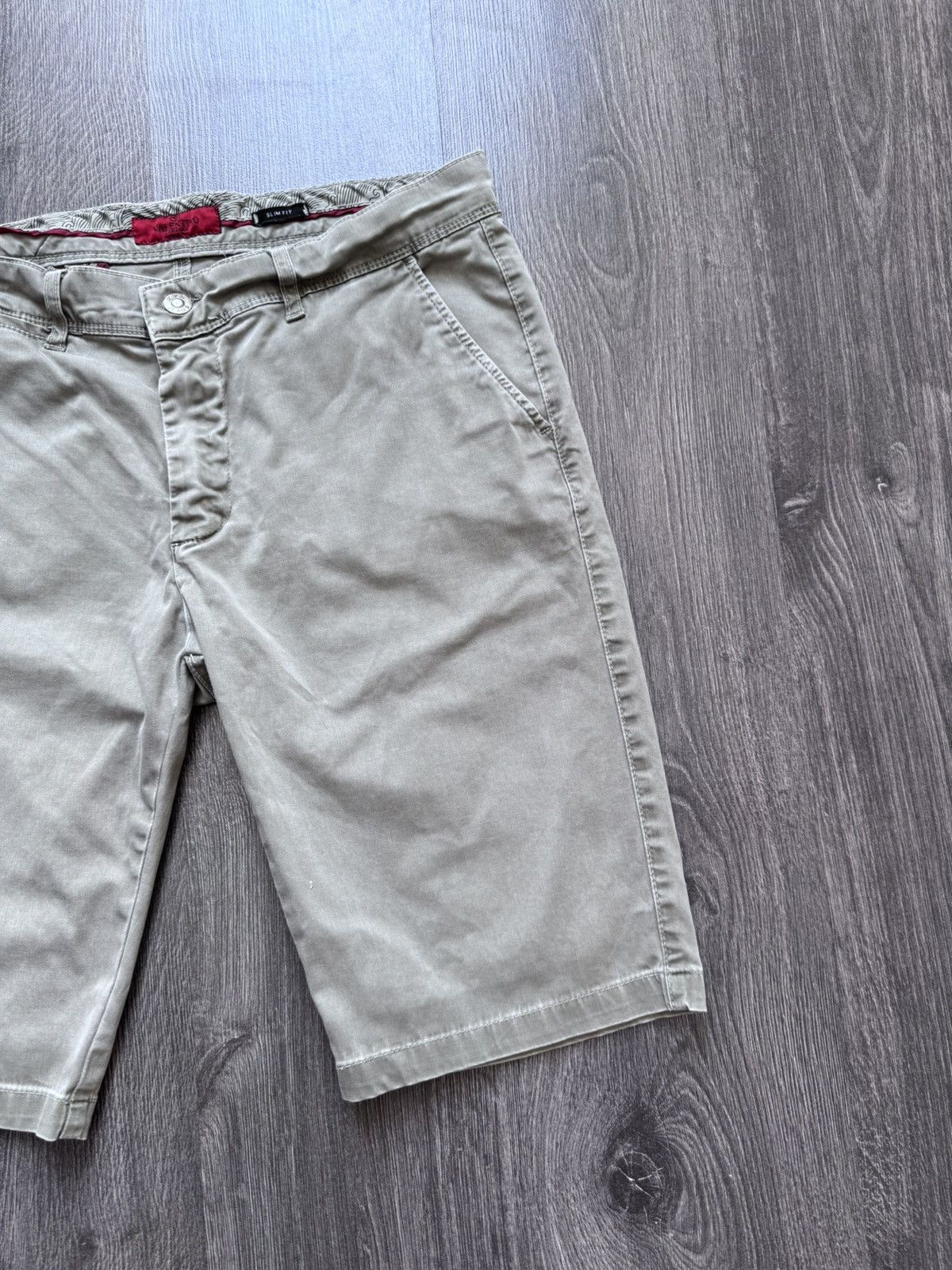 Valentino × Vintage Vintage Valentino Gray Avantgarde Shorts Size US 34 / EU 50 - 2 Thumbnail