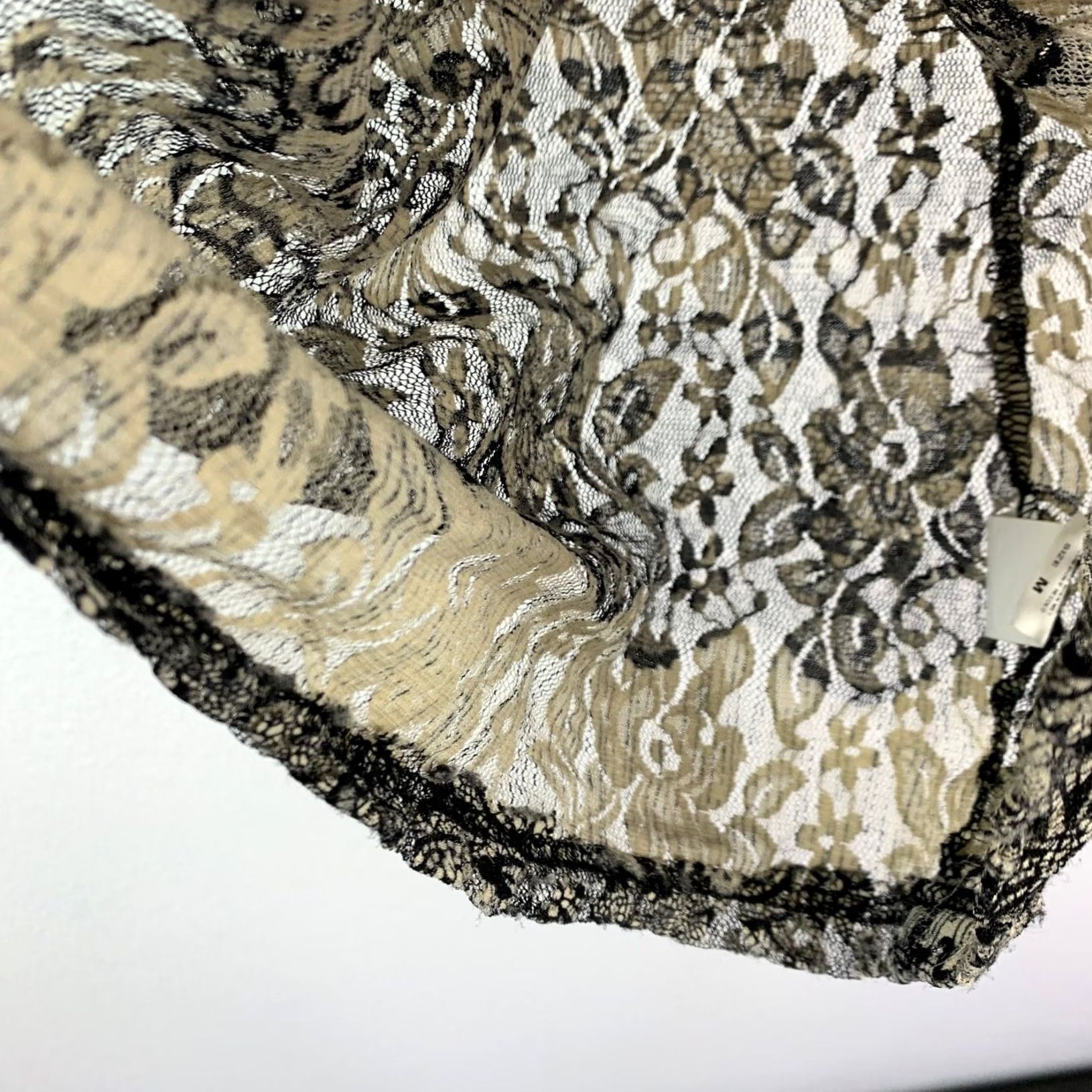 BKE VINTAGE BKE Lace Shirt Womens M Black Sheer Canada Whimsigoth Romantic Coquette Shirt Womens M Black Whimsigoth Romantic Lace Top Canada BKE Shirt Size M / US 6-8 / IT 42-44 - 5 Thumbnail