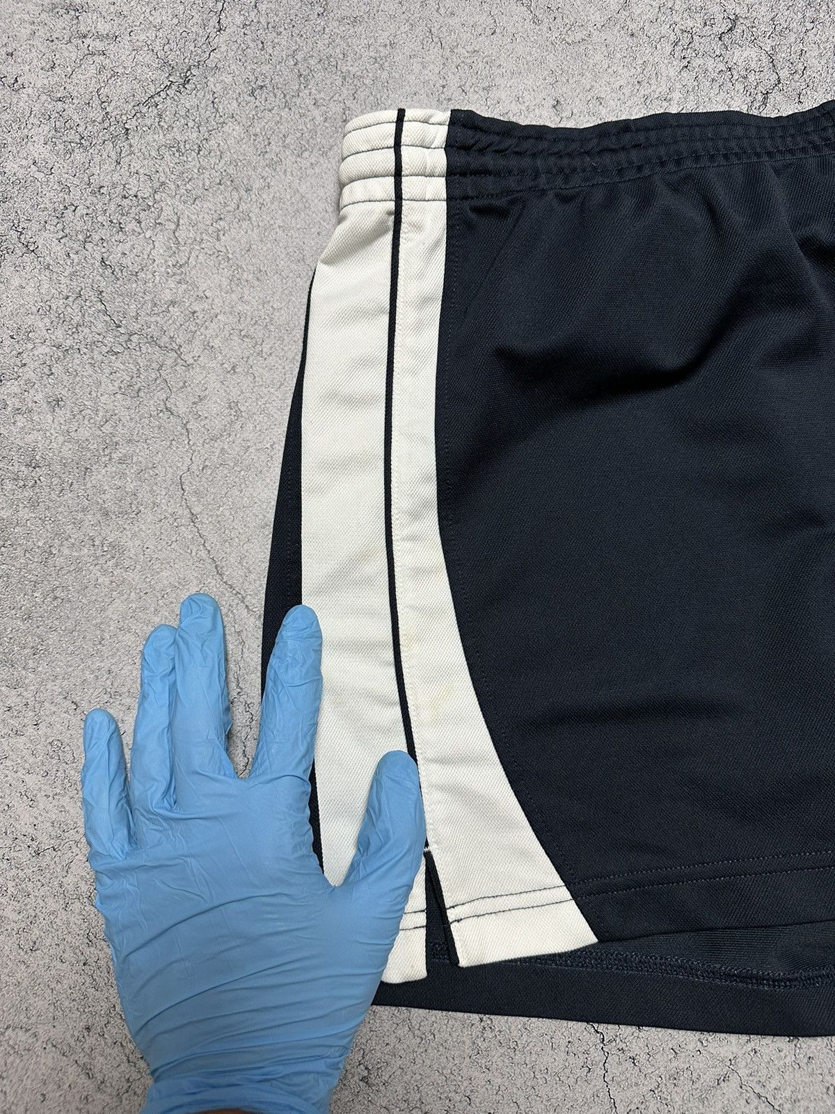 Nike Vintage Nike Running Swoosh Shorts Size L Y2K Size US 34 / EU 50 - 7 Thumbnail