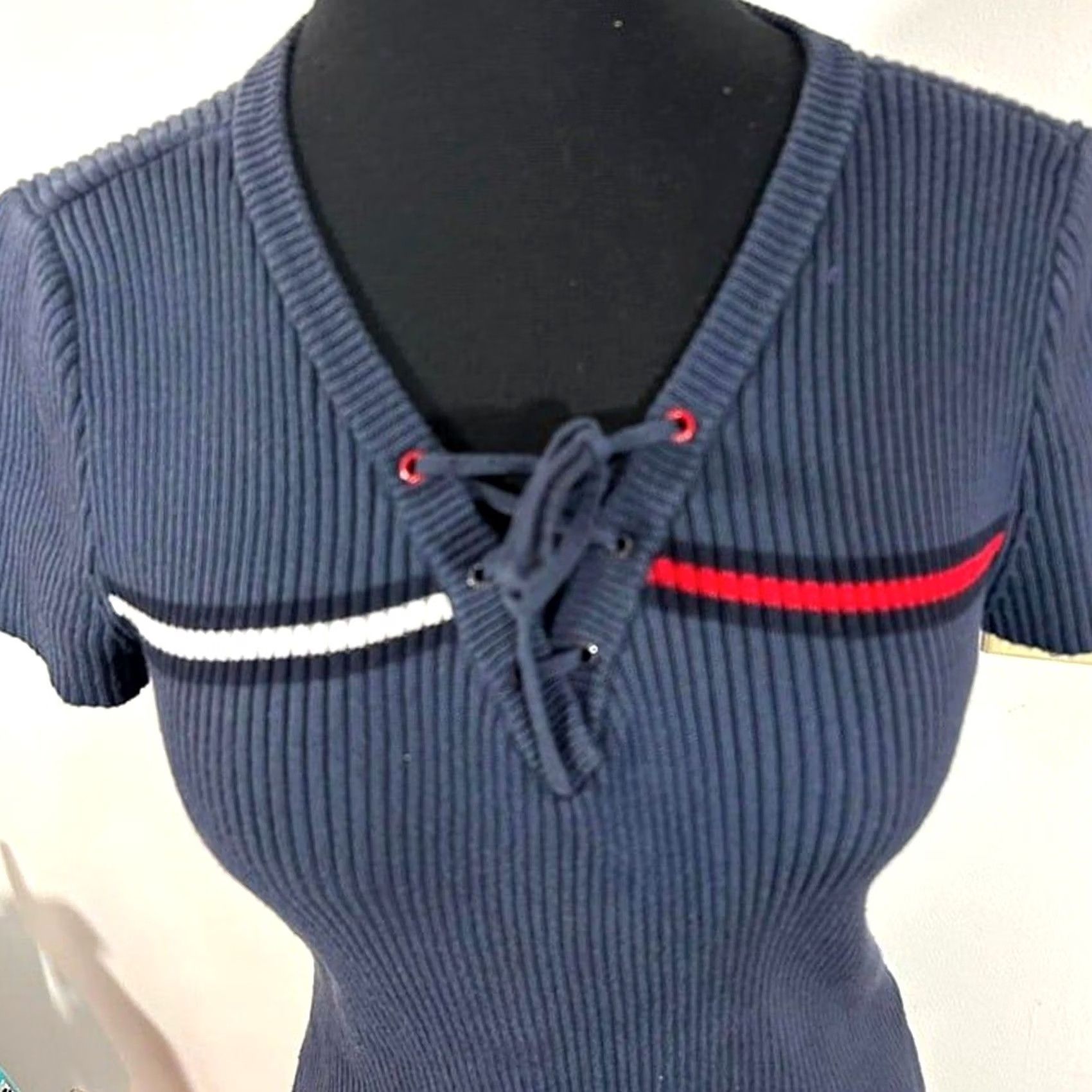 Tommy Hilfiger VINTAGE Tommy Hilfiger Ribbed Tee Shirt Womens Medium Navy Blue T-Shirt Womens M Navy Blue 90s Size M / US 6-8 / IT 42-44 - 3 Thumbnail