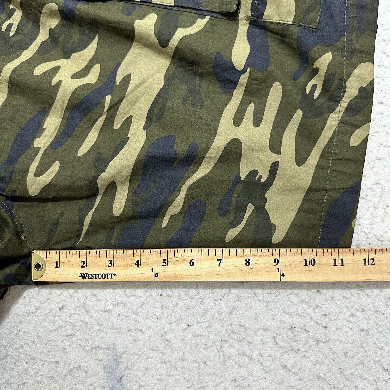 Alexander Julian Alexander Julian 44 Cargo Shorts 11.5" Inseam Green Camo Size US 44 / EU 60 - 14 Thumbnail