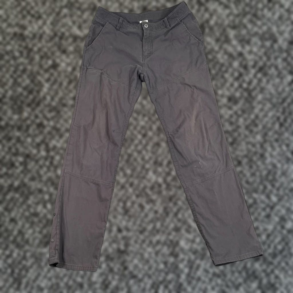 Mountain Hardwear **Mountain Hardwear Gray Chino Pants Men's 34x30 Regular Fit** User: Mountain Hardwear Gray Chino Pants Men's 34 Regular Fit Size US 34 / EU 50 - 1 Thumbnail