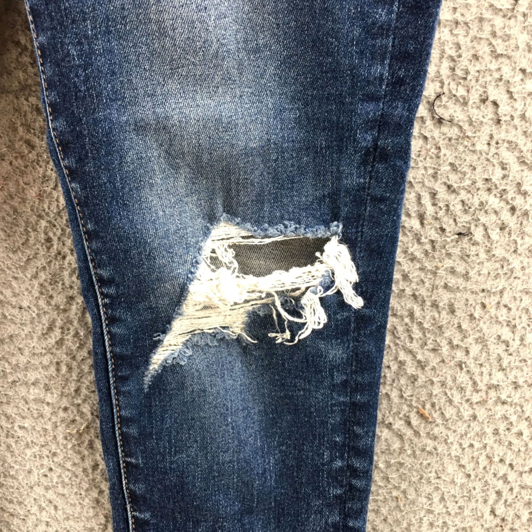 American Eagle Outfitters American Eagle Outfitters Jegging Jeans Women 2S 27x25.5 Blue Denim Distressed Regular Waist 27 Inseam 25.5 Cotton Blend Denim Size 26" / US 2 / IT 38 - 5 Thumbnail