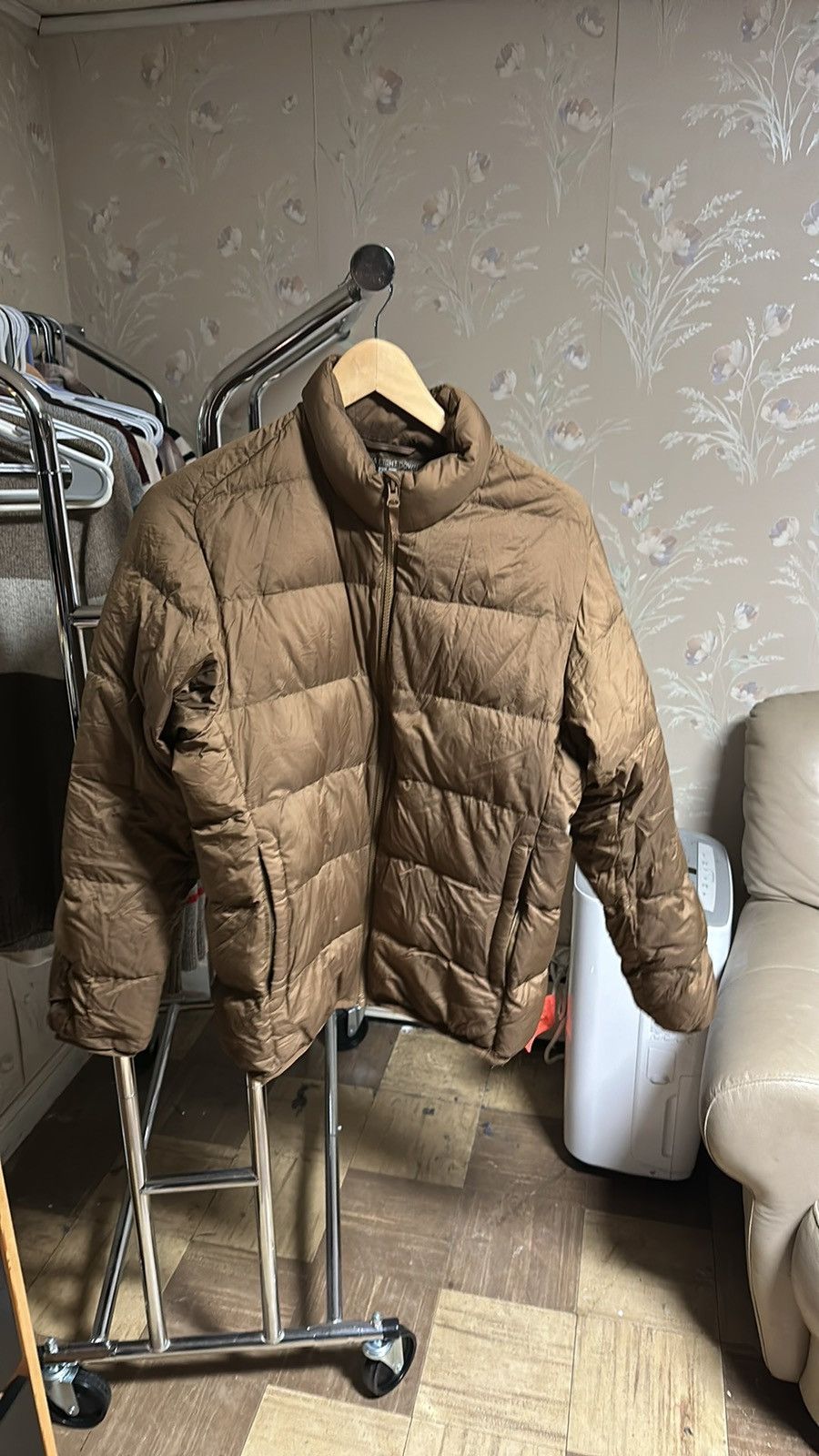 Uniqlo Uniqlo Men’s Ultra Light Down Jacket Brown Size S Size US S / EU 44-46 / 1 - 4 Thumbnail