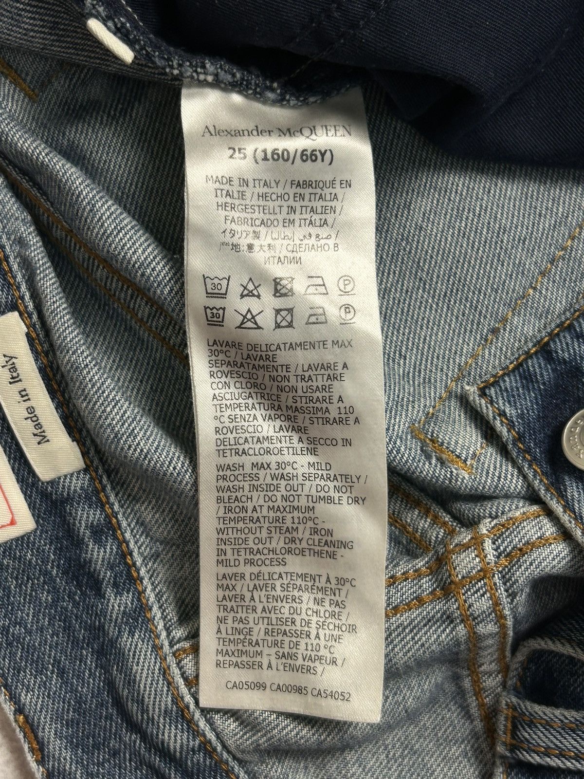 Alexander McQueen Vintage Alexander McQueen Cotton Blue Jeans Made in Italy Size 25" / US 0 / IT 36 - 11 Thumbnail