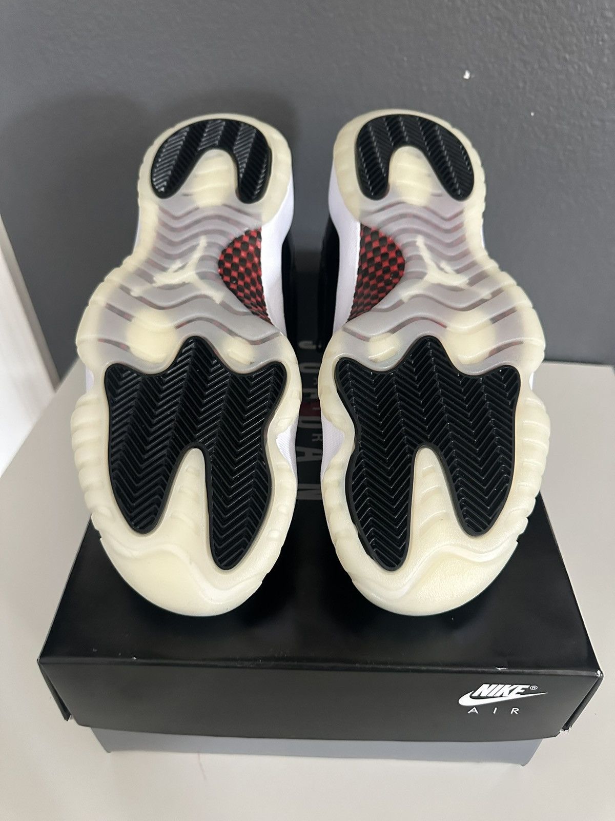Jordan Brand Jordan 11 Retro Low 72-10 Size US 9.5 / EU 42-43 - 4 Thumbnail
