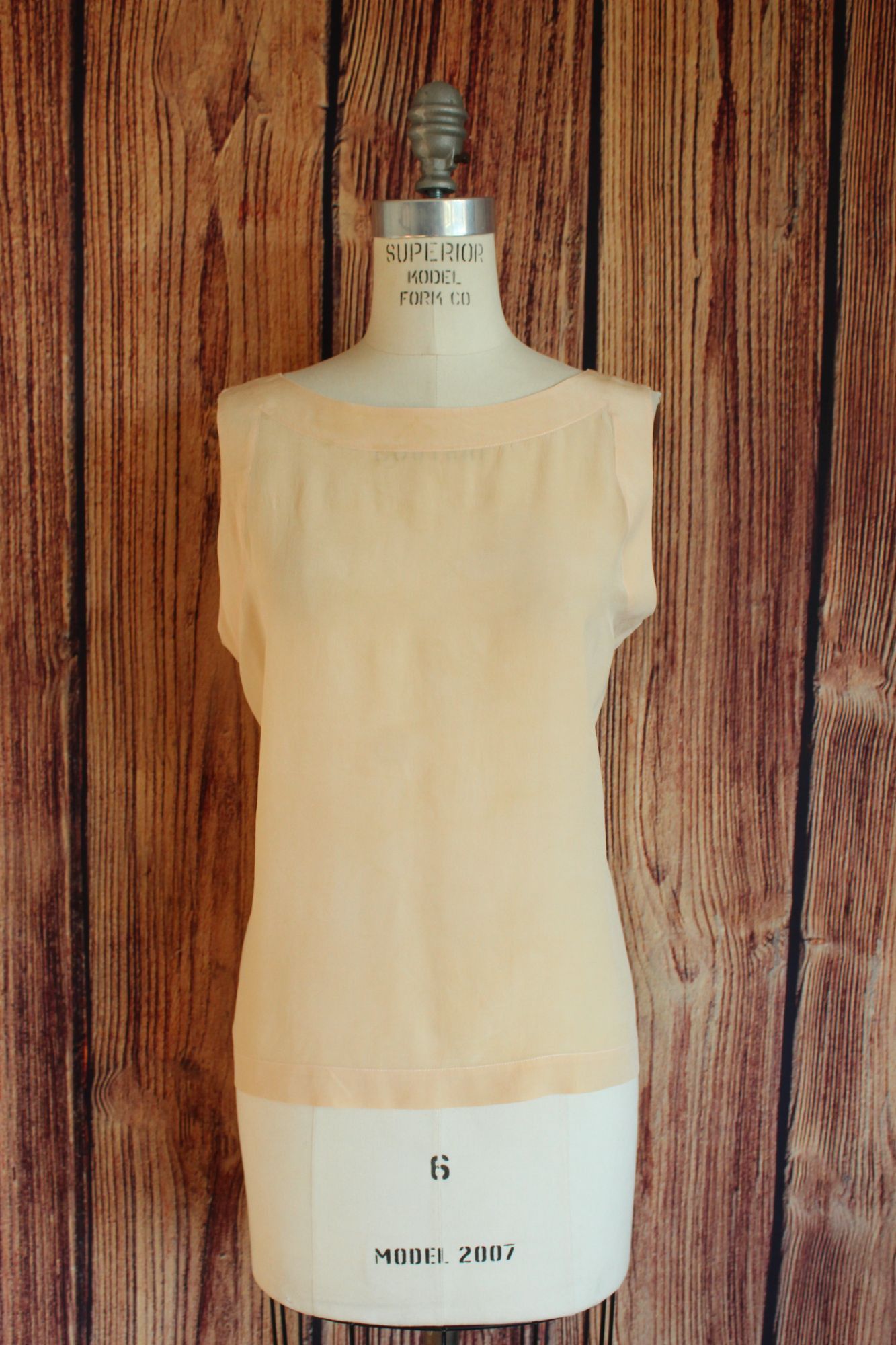 Other Womens Ivory Silk Blouse, Sleeveless Shell, Button in Back, Size L / US 10 / IT 46 - 2 Thumbnail