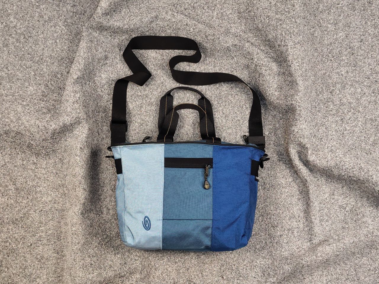 Vintage Timbuk2 Y2K Gorpcore Japan Crossbody Messenger Bag in Blue, Men's