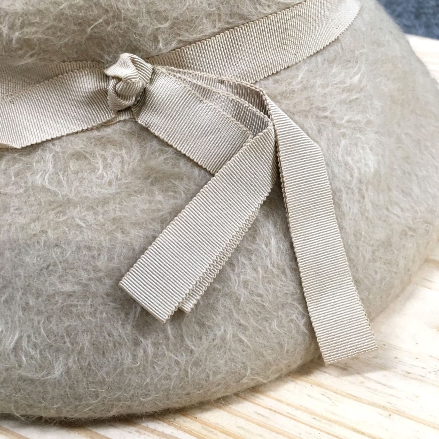 Vintage Betmar Bucket Hat Womens One Size Beige Fur Classic Vintage Retro Chic Casual Hat Size ONE SIZE - 4 Thumbnail
