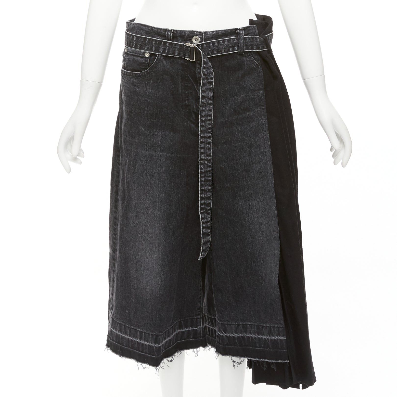 Sacai SACAI 2020 black cotton wool nylon denim pleats deconstruction shorts JP3 L Size 30" / US 8 / IT 44 - 1 Thumbnail