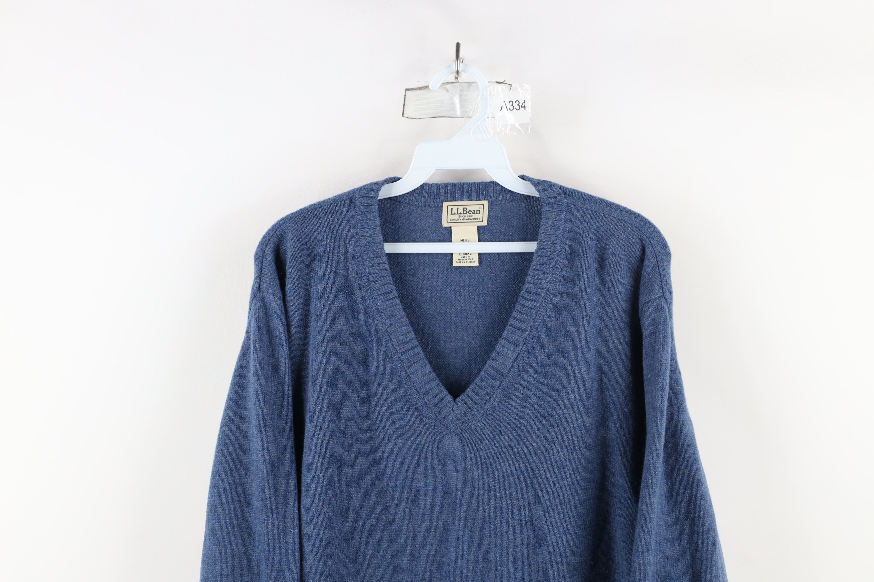 L.L. Bean × Vintage Vintage LL Bean Blank Lambswool Knit V-Neck Sweater Blue Size US L / EU 52-54 / 3 - 2 Thumbnail