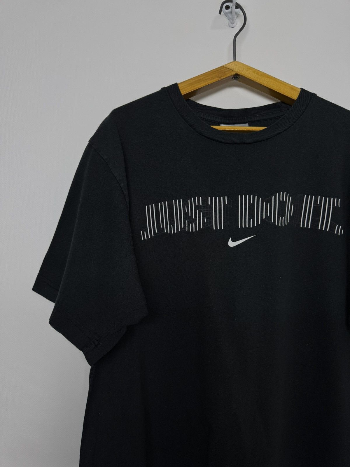 Nike Vintage Nike Spellout Centre Logo T-shirt 00’s Size US M / EU 48-50 / 2 - 6 Thumbnail