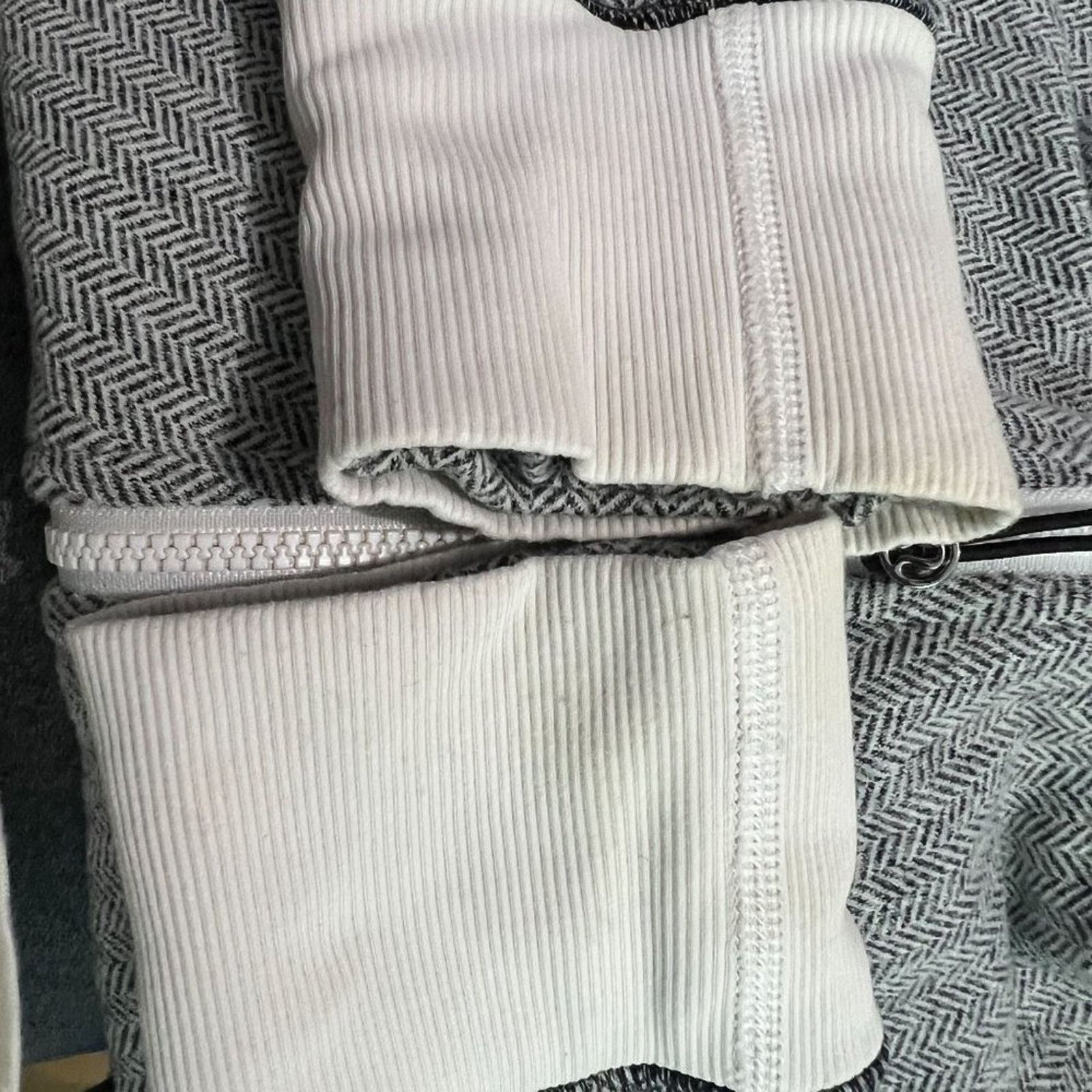 Lululemon Lululemon Be Present Jacket Heathered Herringbone Heathered Size M / US 6-8 / IT 42-44 - 5 Thumbnail