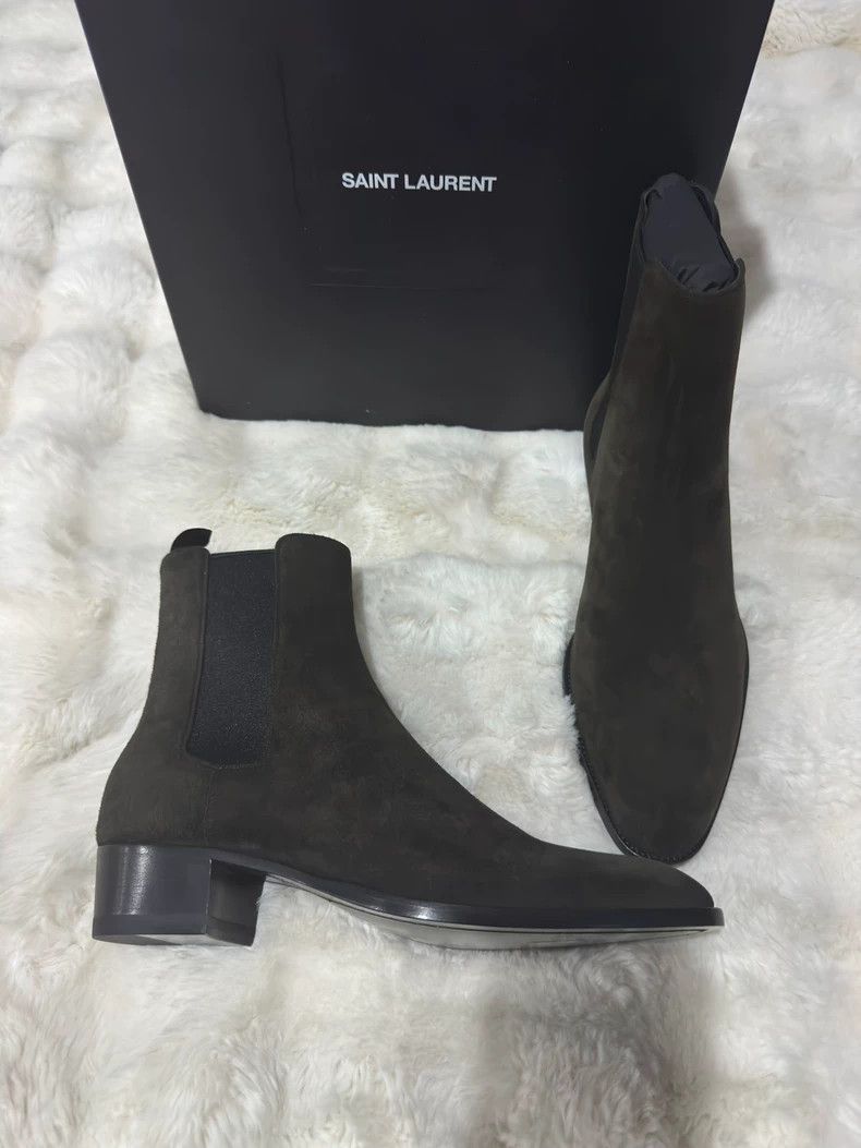 Saint Laurent Paris Suede Chelsea boots