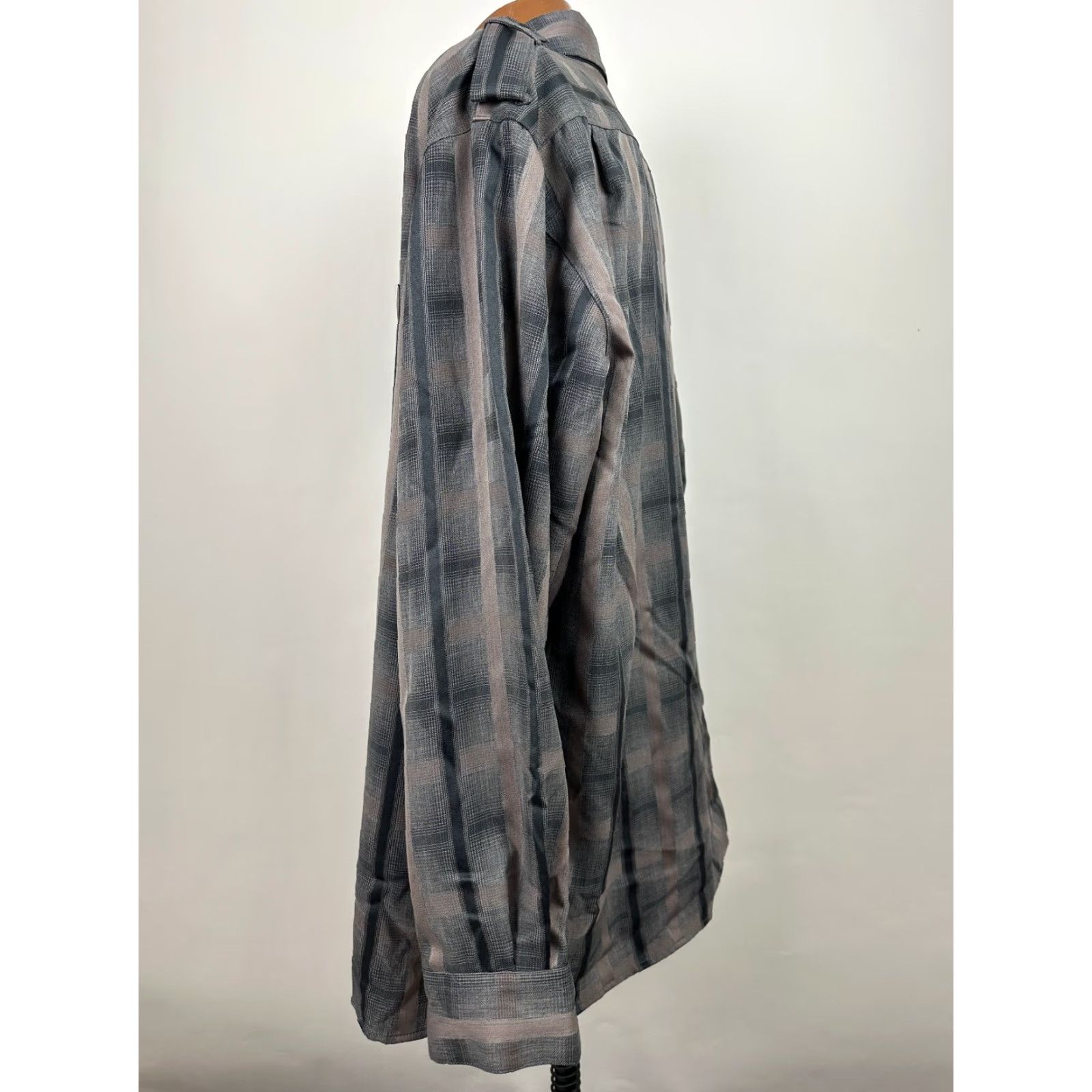 Vintage VINTAGE 90s PRONTI Shirt Men 2XL Button-Up Plaid Polyester Shadow Gray 27" Pit to Pit Pockets 32.5" Collared Sleeve Long Mens Size US XXL / EU 58 / 5 - 5 Thumbnail