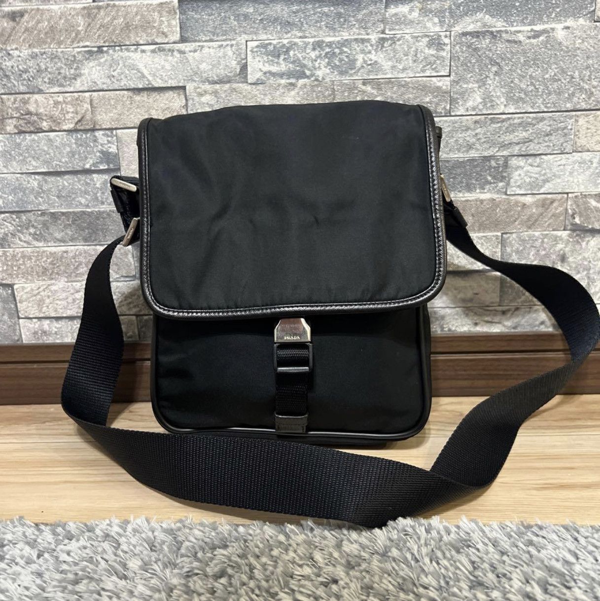 Prada Vintage Prada Black Shoulder Size ONE SIZE - 1 Thumbnail