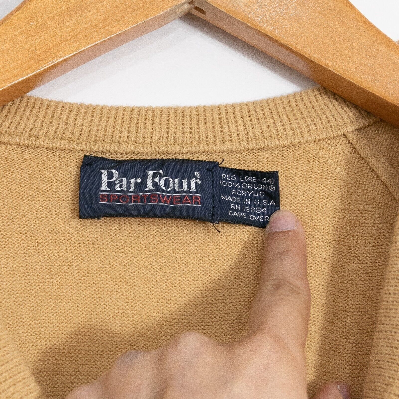 Vintage Vintage Par Four V-Neck Acrylic Sweater Mens Large - Beige Size US L / EU 52-54 / 3 - 3 Thumbnail