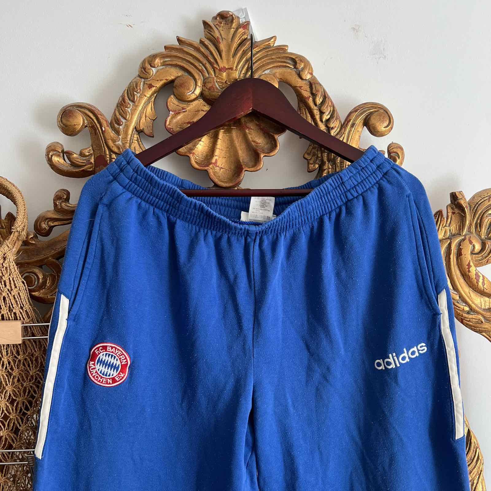 Adidas × Vintage Vintage soccer joggers Bayern Munich adidas pants size L Size US 34 / EU 50 - 3 Thumbnail