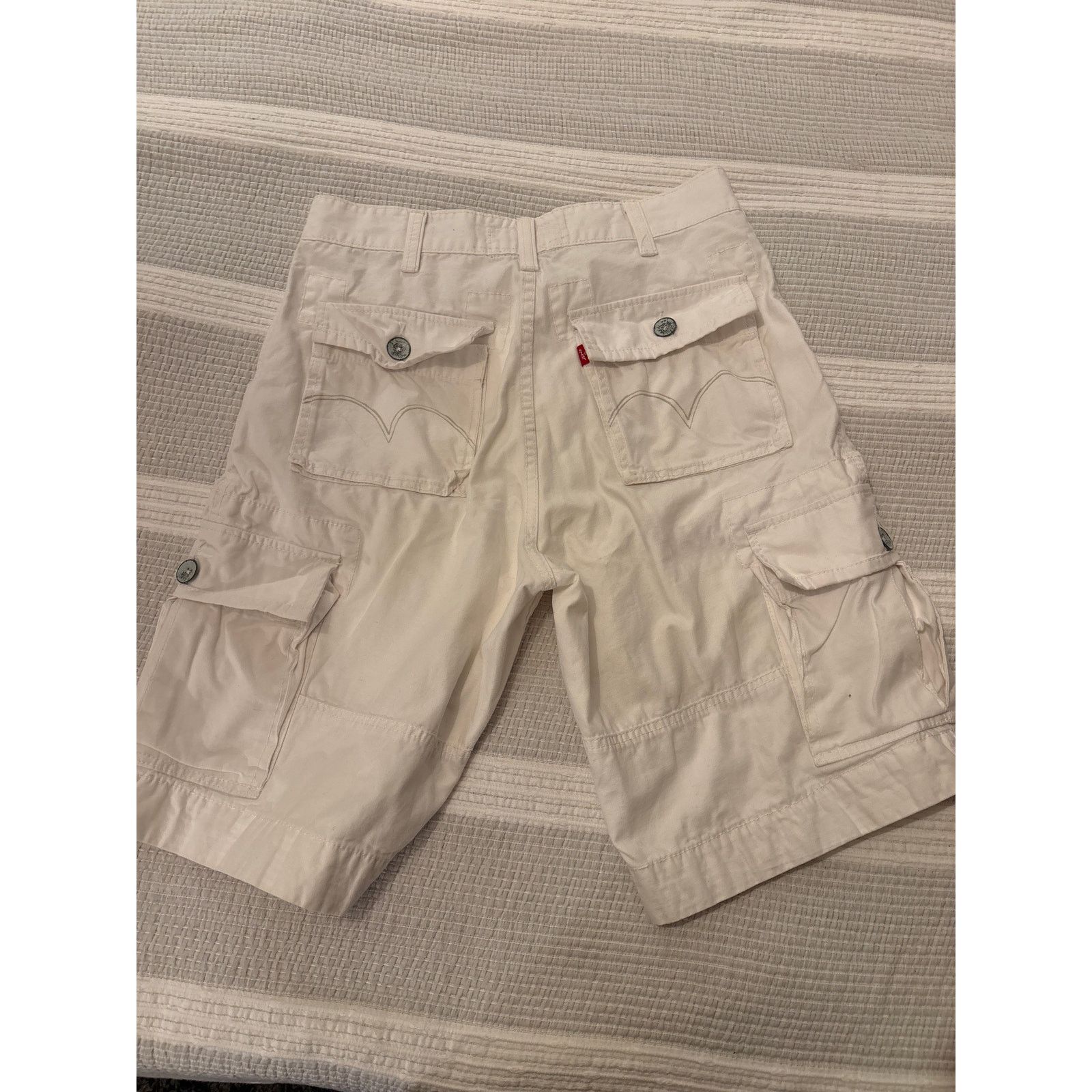 Levi's Levi’s White Cargo Shorts Size US 31 - 9 Thumbnail