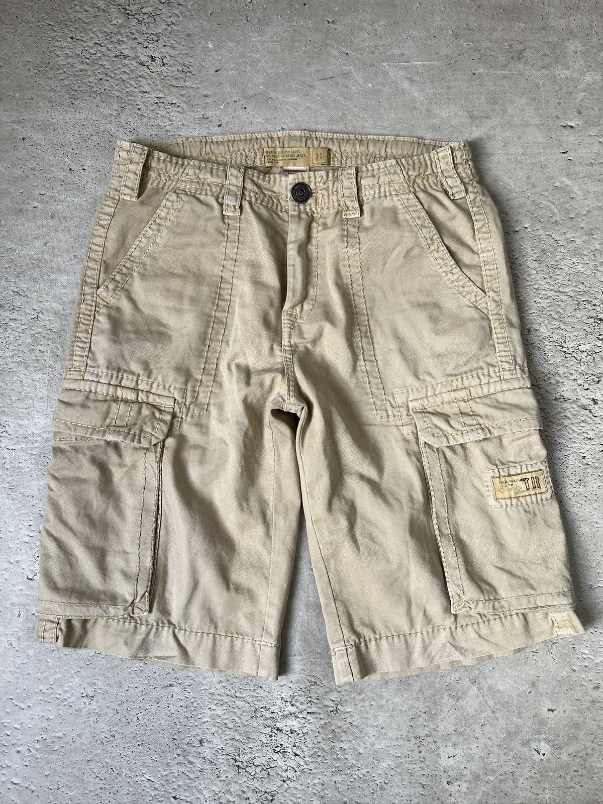 True Religion True religion long rap cargo shorts y2k stylle Size US 30 / EU 46 - 1 Thumbnail