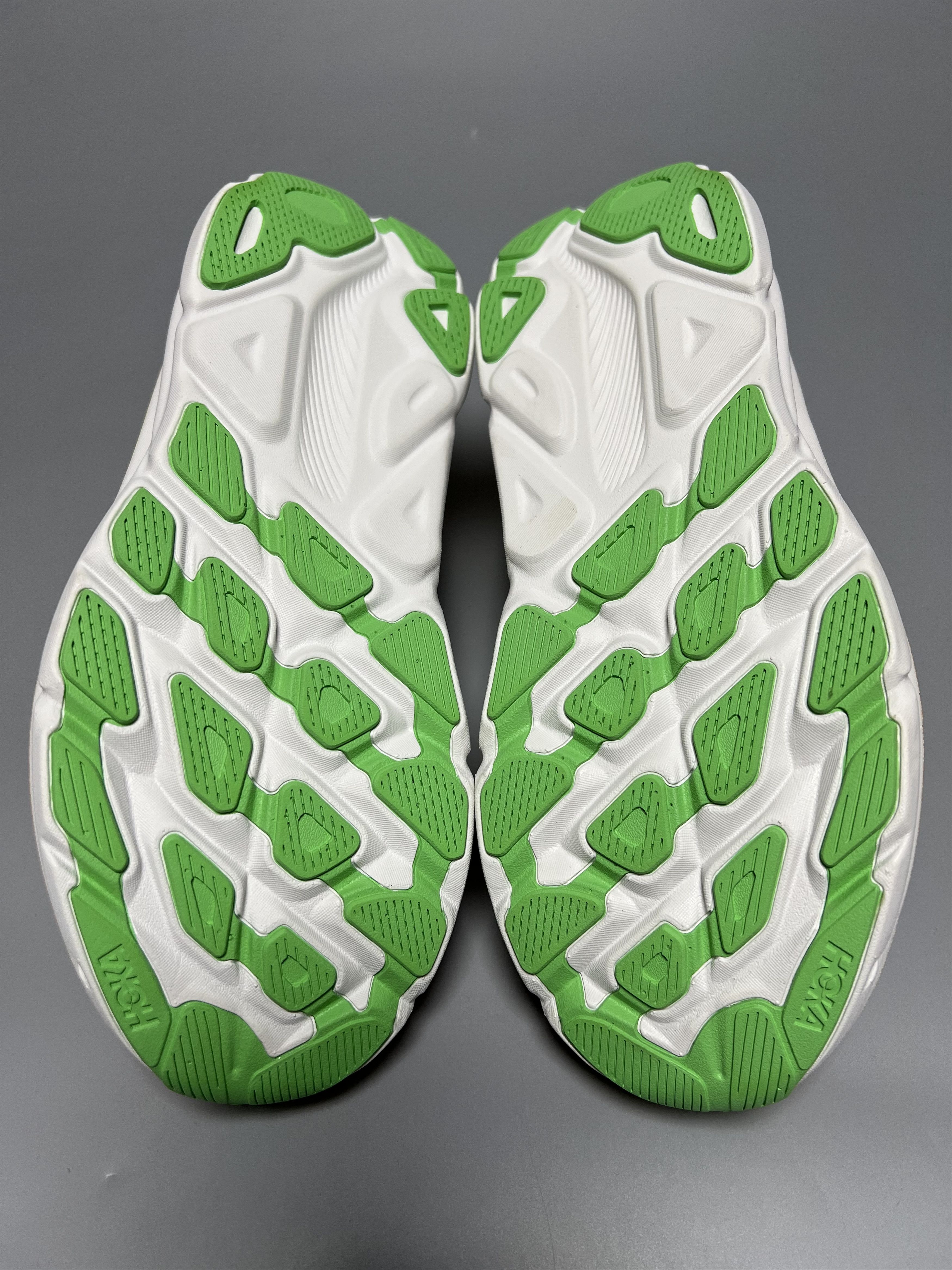Hoka 10.5EE Hoka One One Clifton 9 Wide Running Shoes Walking Gym Size US 10.5 / EU 43-44 - 6 Thumbnail