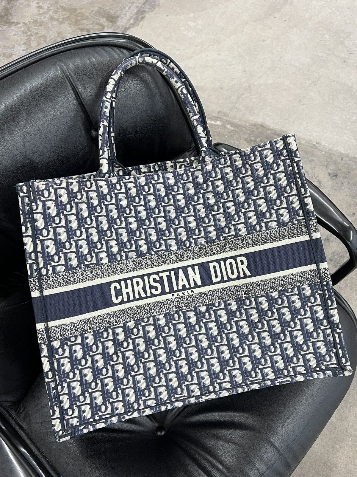 Dior Dior Oblique Medium Book Tote Blue Size ONE SIZE - 1 Thumbnail