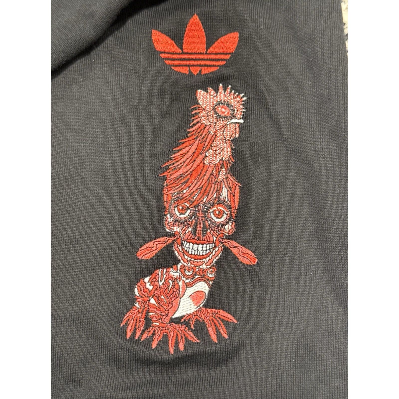 Vintage VINTAGE Adidas Originals Men's Polo Shirt Long Sleeve Black Skull Logo Size L Casual Formal Theme Size US L / EU 52-54 / 3 - 2 Thumbnail