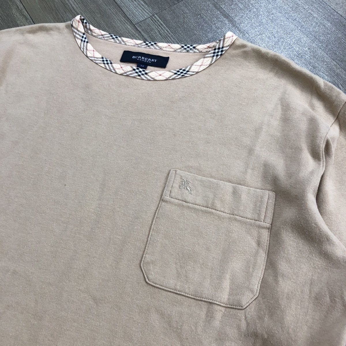 Burberry × Designer × Vintage Vintage Burberry London Pocket Small Logo Longsleeve Size US M / EU 48-50 / 2 - 3 Thumbnail