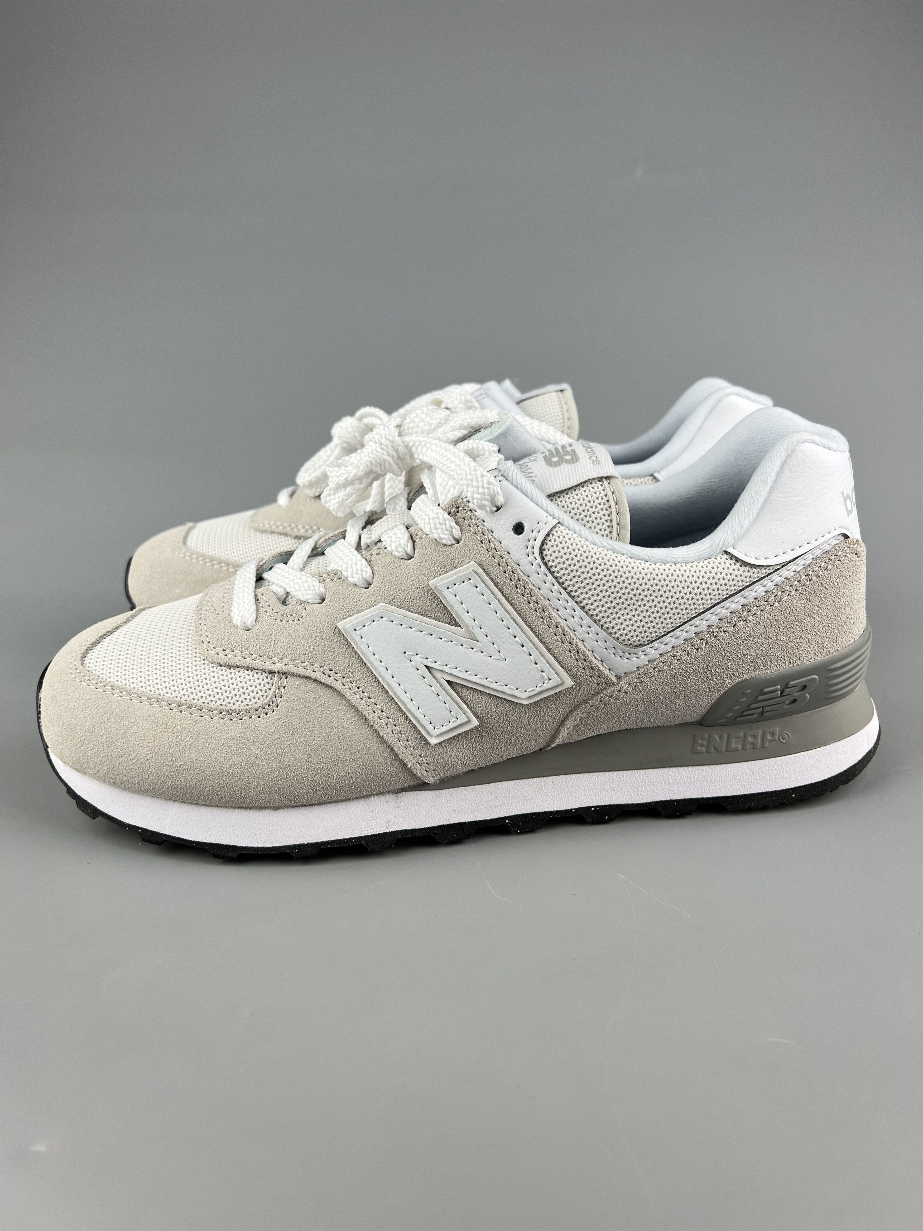 New Balance New Balance 574 Sneakers Size US 9.5 Size US 9.5 / IT 39.5 - 2 Thumbnail